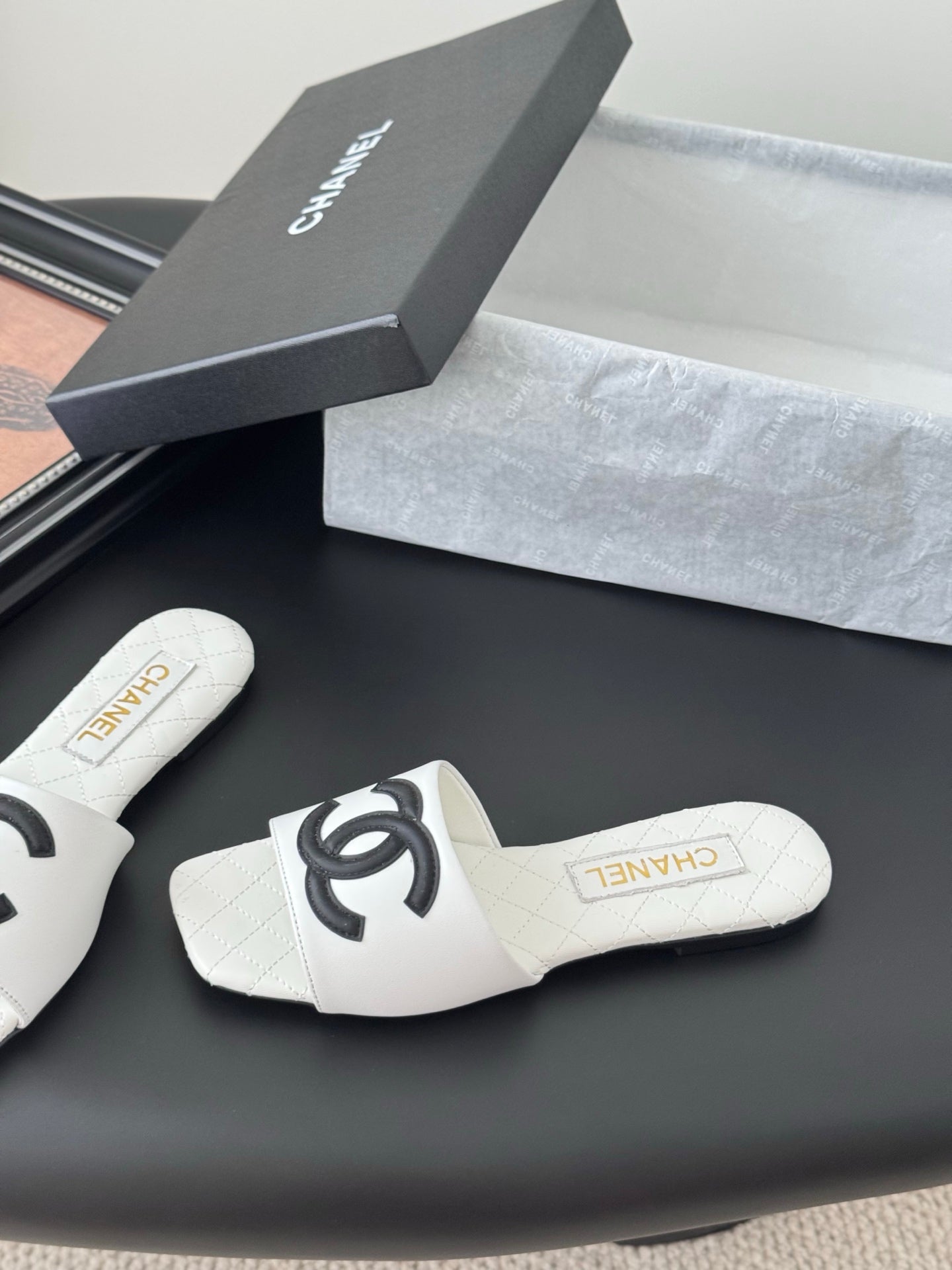 SLIPPER IN WHITE CALFSKIN - 35