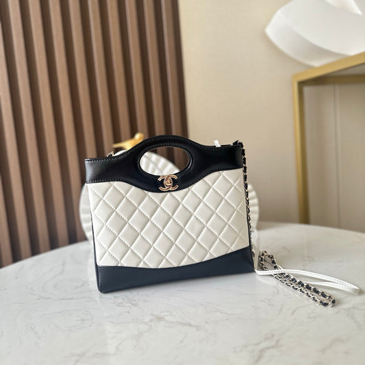 CHANEL 26S MINI SHOPPING BAG 24 З БІЛОЇ ТА ЧОРНОЇ ШКІРИ ЯГНЯТИ