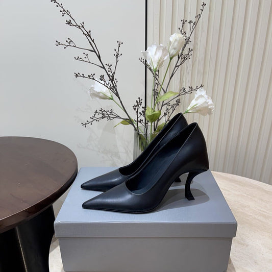 CURVED HEEL SHALLOW MOUTH PUMPS IN BLACK CALFSKIN - 35