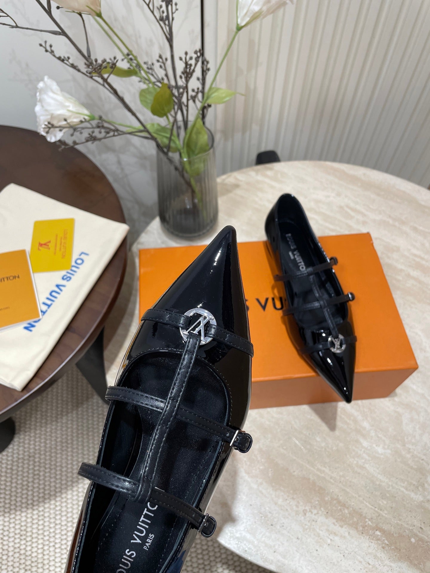 POINTED-TOE TRIPLE-STRAP BALLET FLAT IN BLACK PATENT CALFSKIN - 35