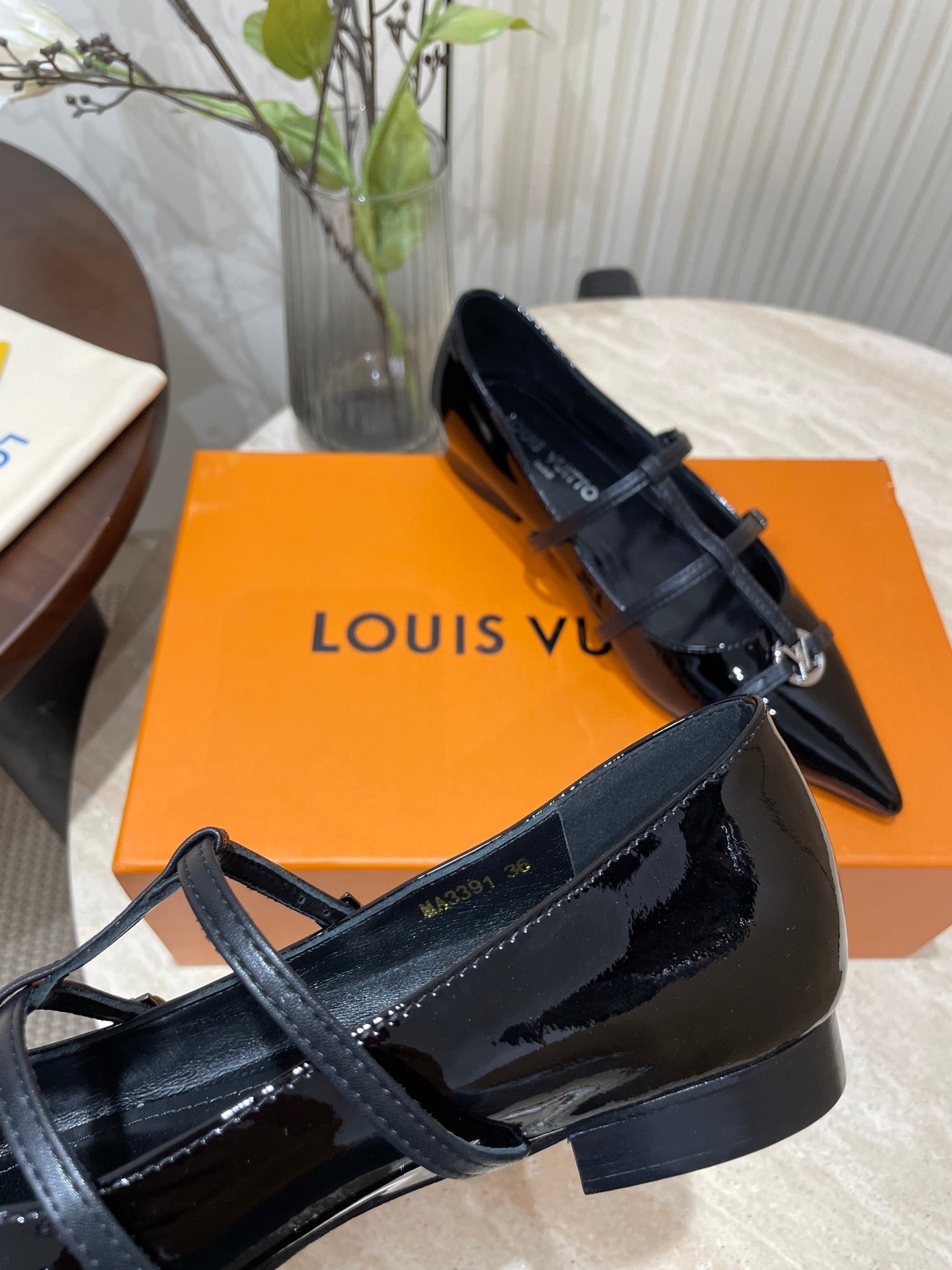 POINTED-TOE TRIPLE-STRAP BALLET FLAT IN BLACK PATENT CALFSKIN - 35