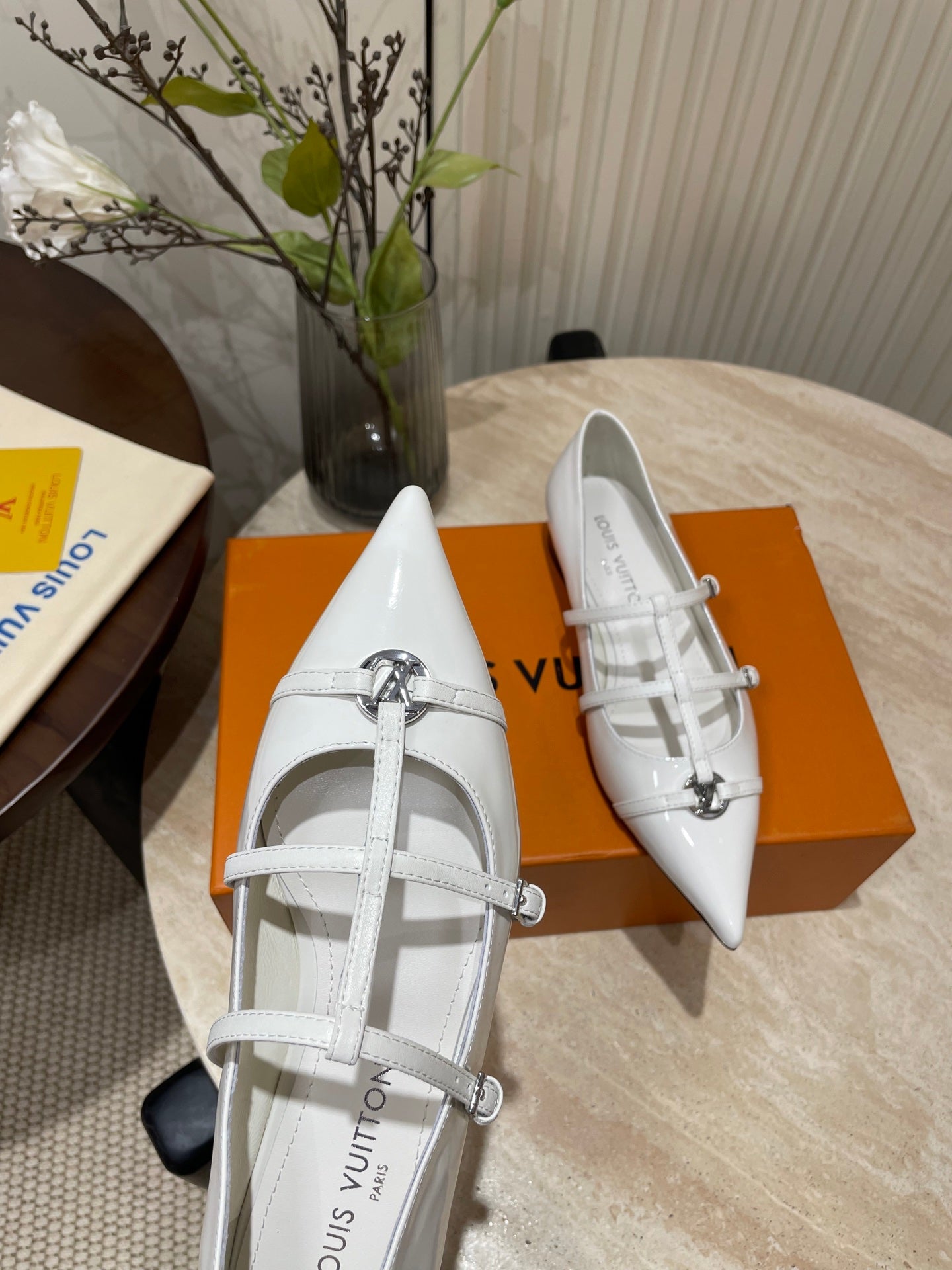 POINTED-TOE TRIPLE-STRAP BALLET FLAT IN WHITE PATENT CALFSKIN - 35