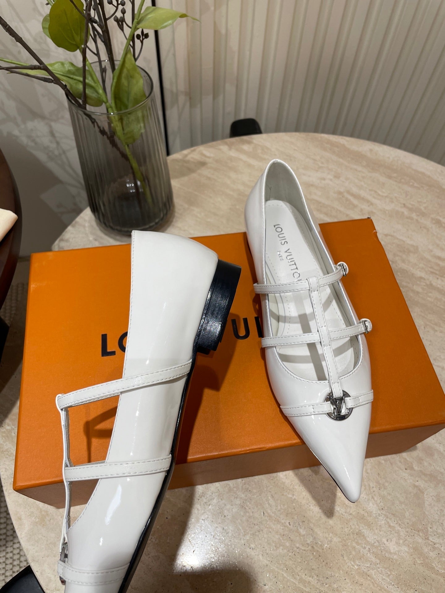 POINTED-TOE TRIPLE-STRAP BALLET FLAT IN WHITE PATENT CALFSKIN - 35