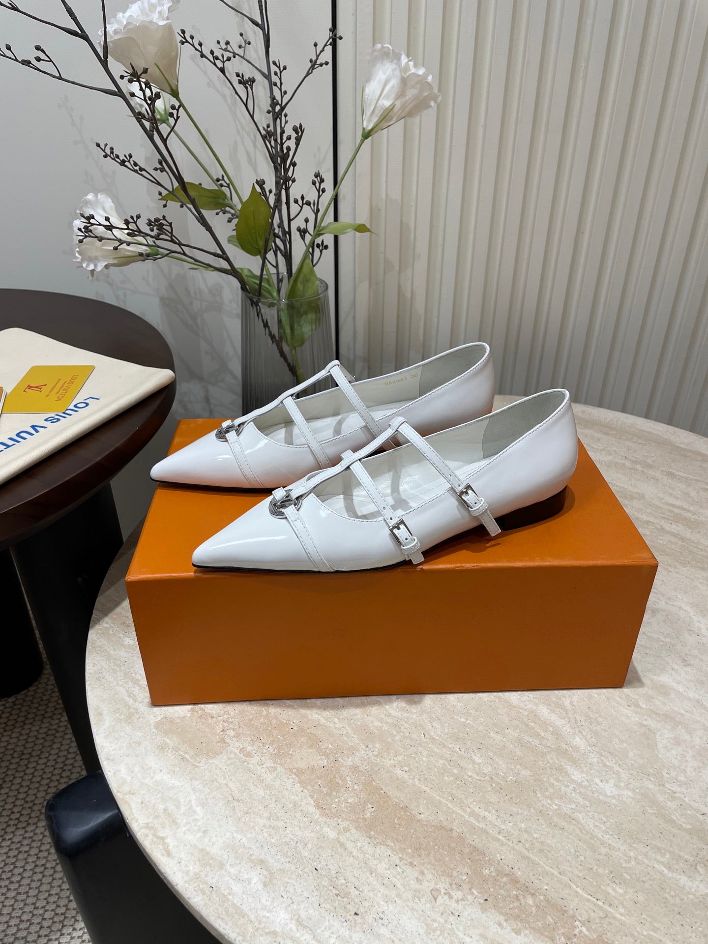 POINTED-TOE TRIPLE-STRAP BALLET FLAT IN WHITE PATENT CALFSKIN - 35