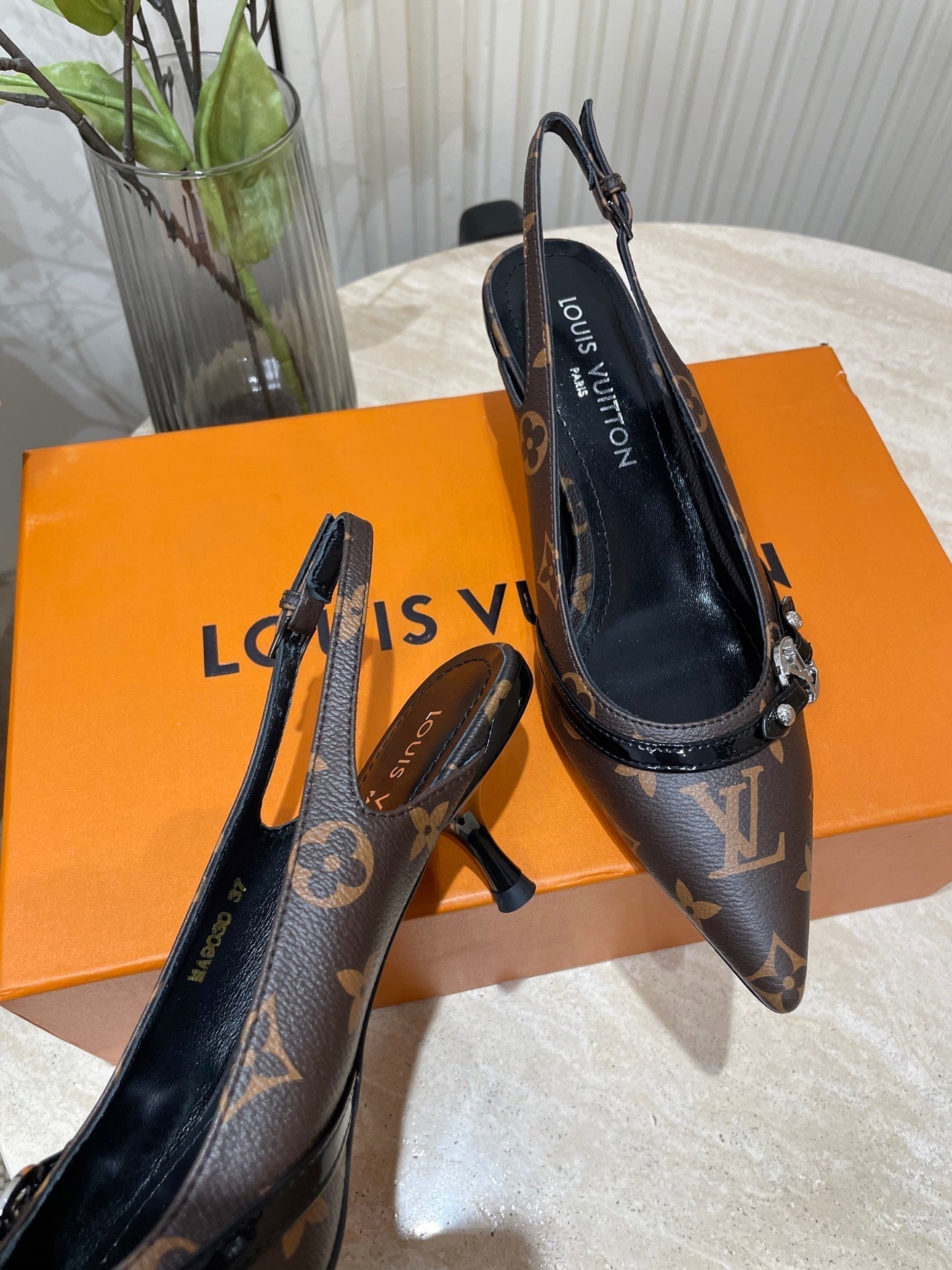 HIGH SLINGBACKS 5 CM IN CHOCOLATE BROWN MONOGRAM CALFSKIN - 35