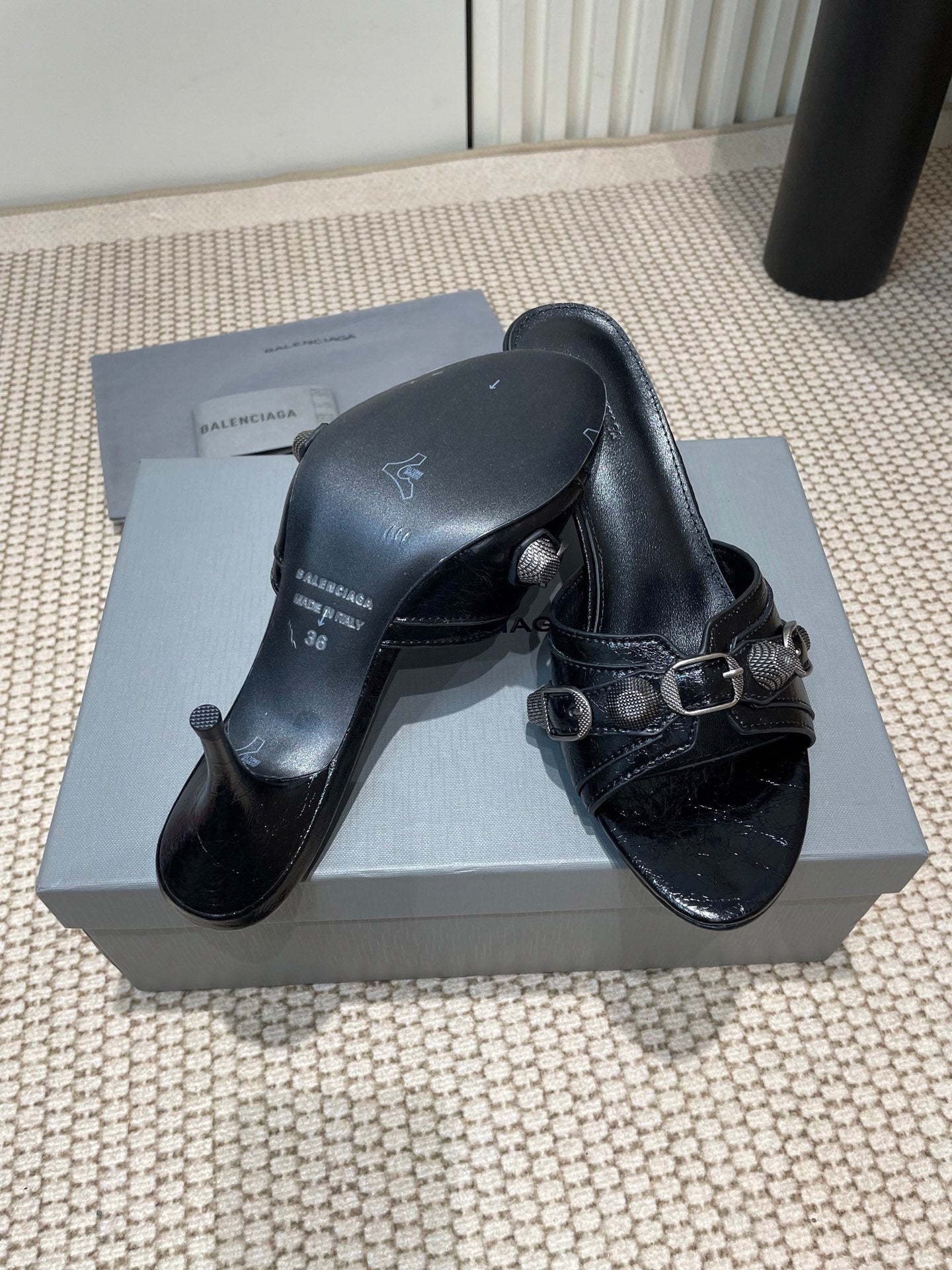 CAGOLE HIGH MULES IN BLACK OIL-WAX SHEEPSKIN - 35