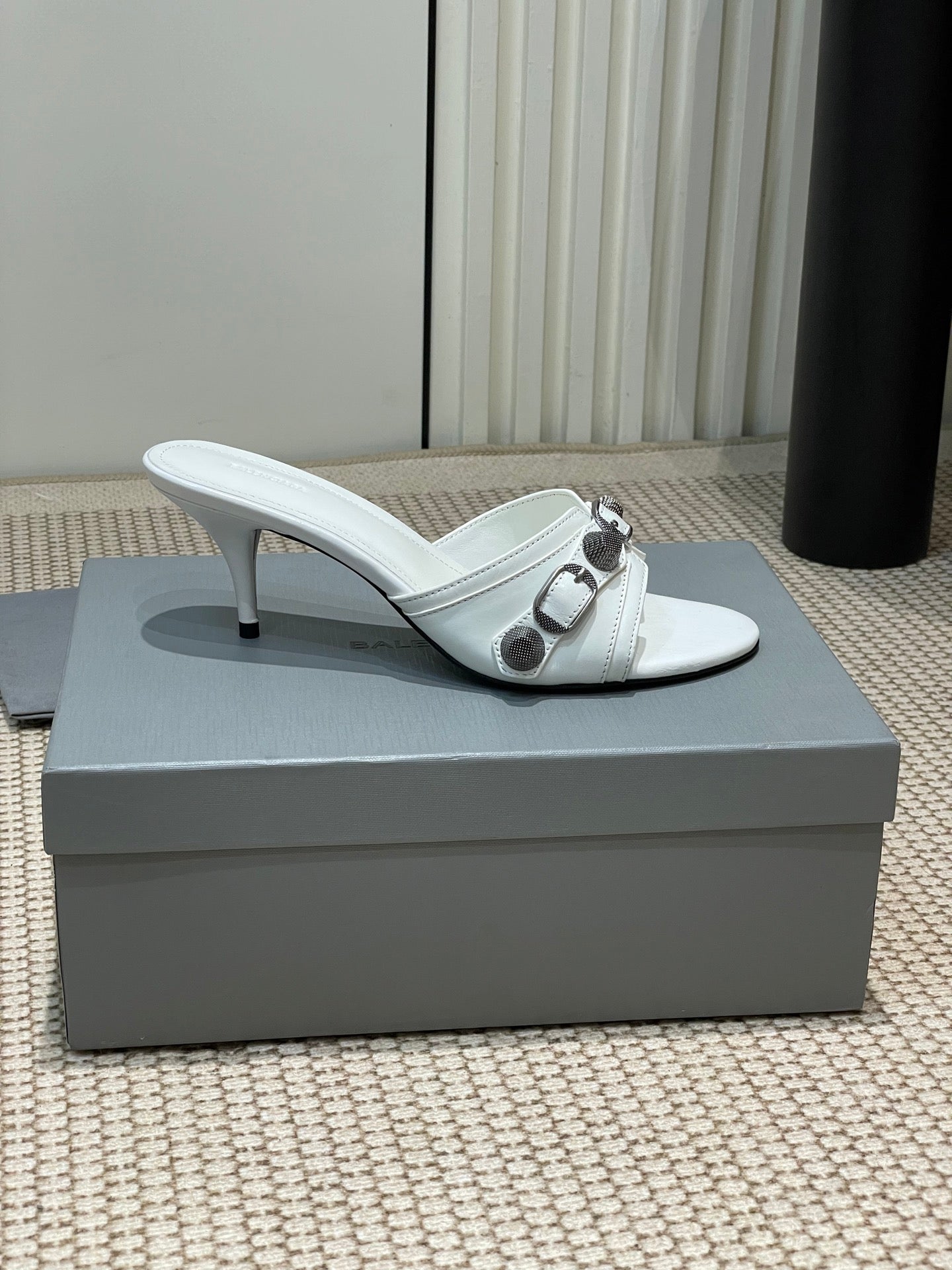 CAGOLE HIGH MULES IN WHITE OIL-WAX SHEEPSKIN - 35