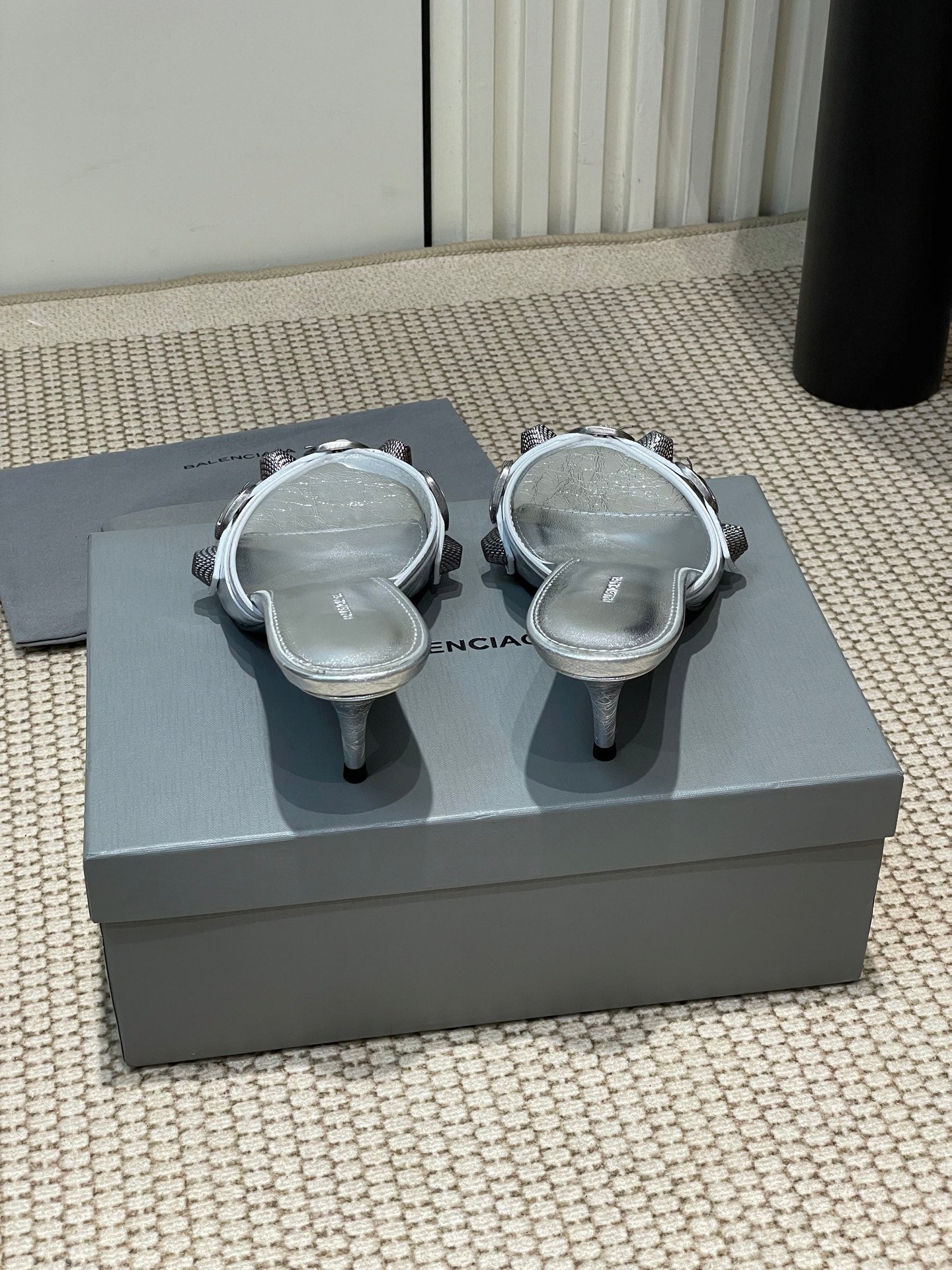 CAGOLE HIGH MULES IN SILVER OIL-WAX SHEEPSKIN - 35