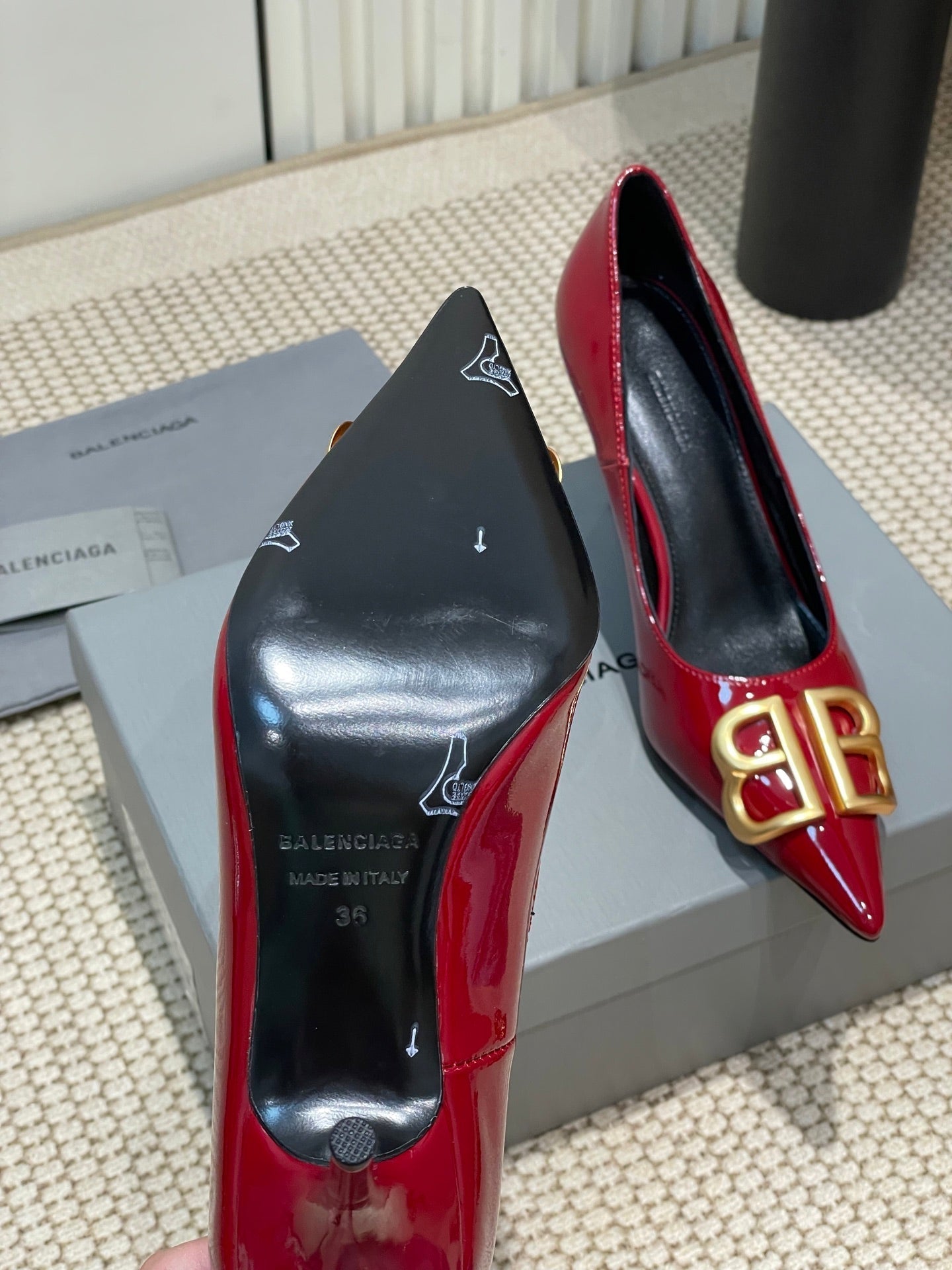 POINTED BB GOLD BUCKLE HIGH PUMPS 80MM IN RED PATENT CALFSKIN - 35
