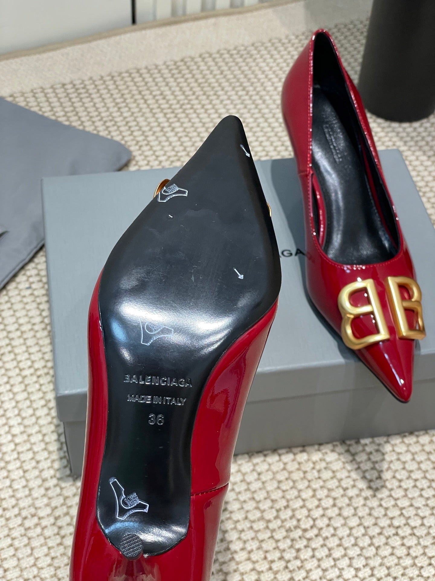 POINTED BB GOLD BUCKLE HIGH PUMPS 60MM IN RED PATENT CALFSKIN - 35