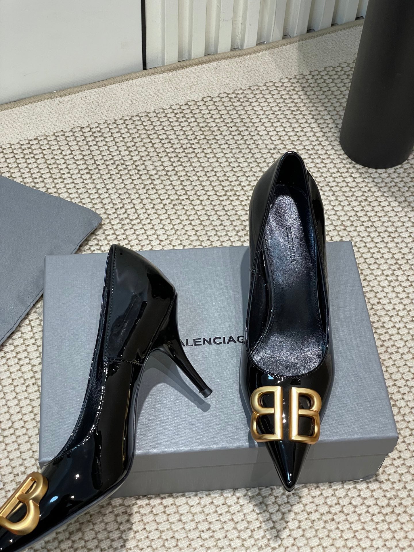 POINTED BB GOLD BUCKLE HIGH PUMPS 80MM IN BLACK PATENT CALFSKIN - 35