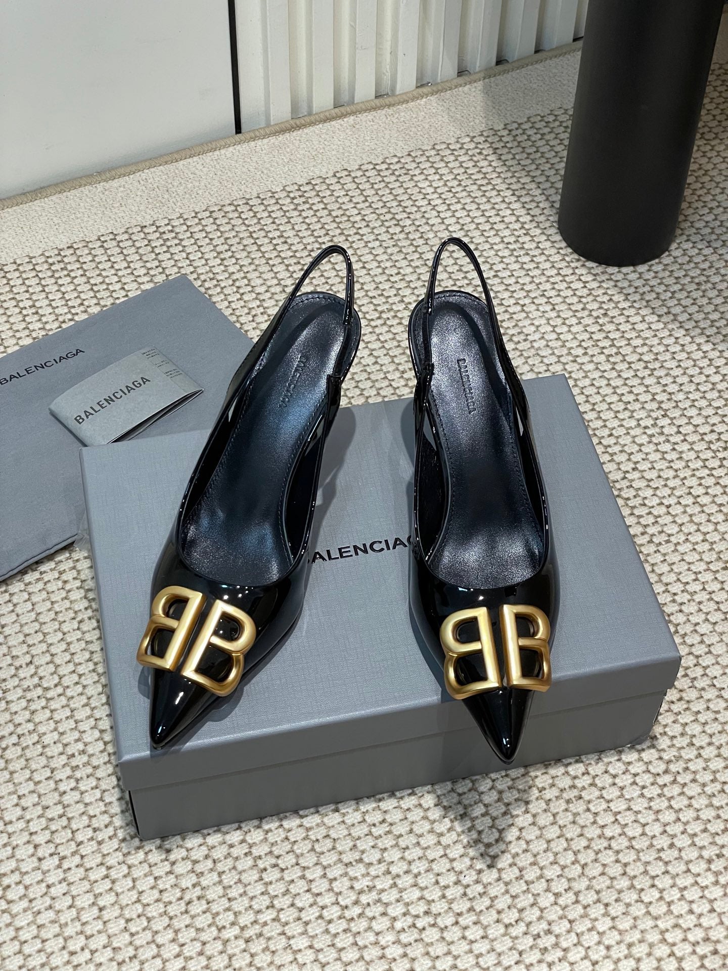 POINTED BB GOLD BUCKLE HIGH SLINGBACK 80MM IN BLACK PATENT CALFSKIN - 35