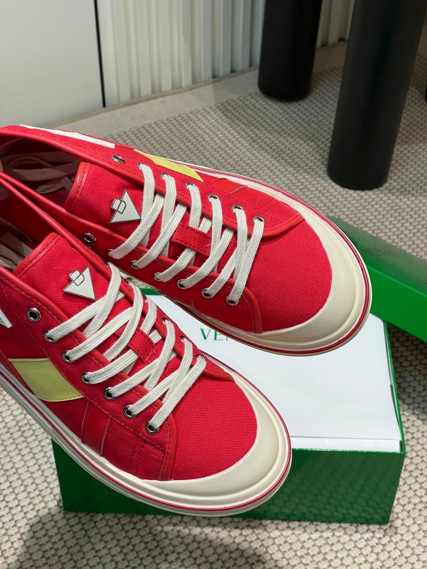 ELIOT SNEAKER IN CHERRY RED CANVAS AND CALFSKIN - 35