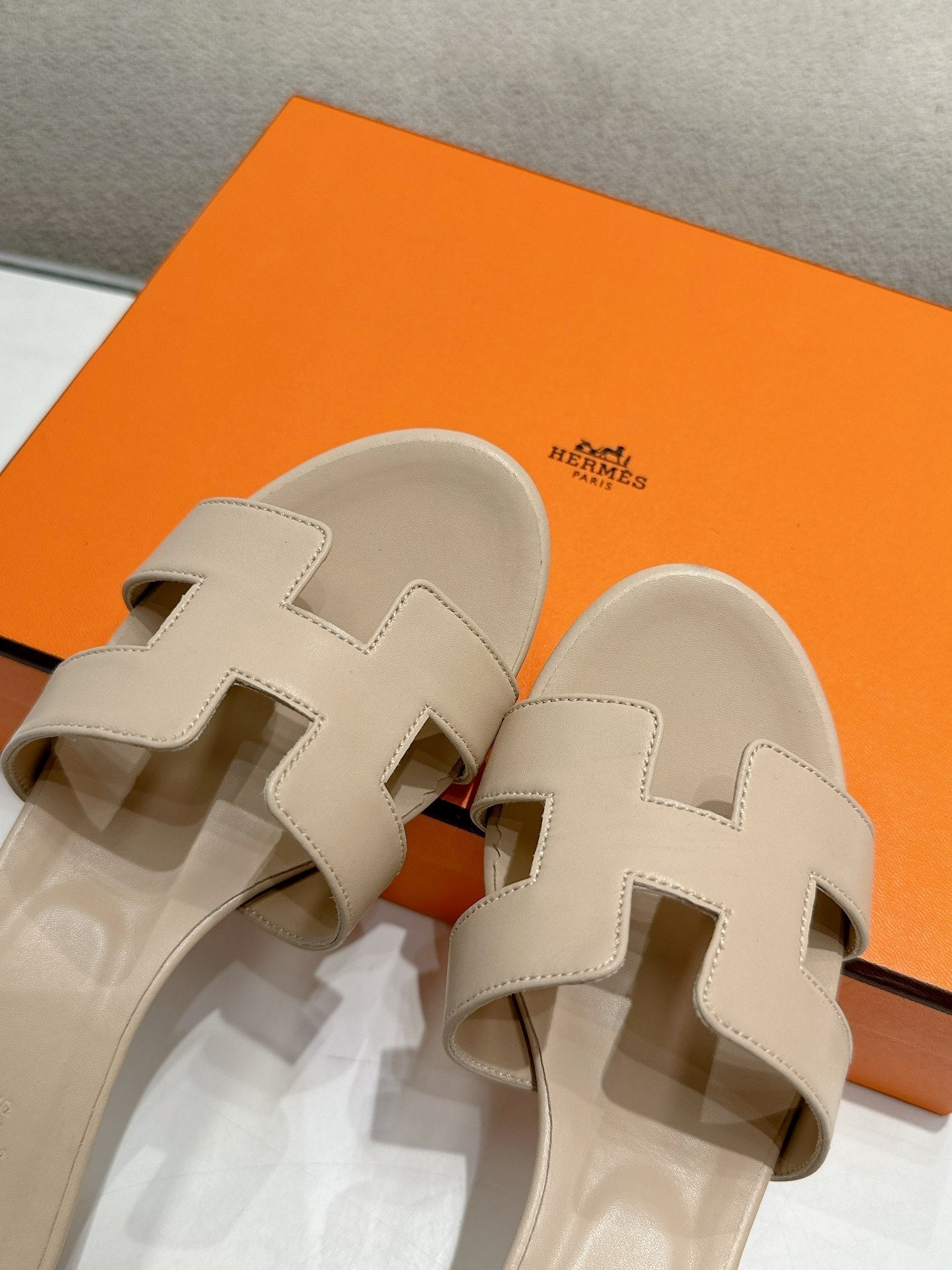 0ASIS SANDAL WHITE CREAM CALFSKIN CLASSIC - 35