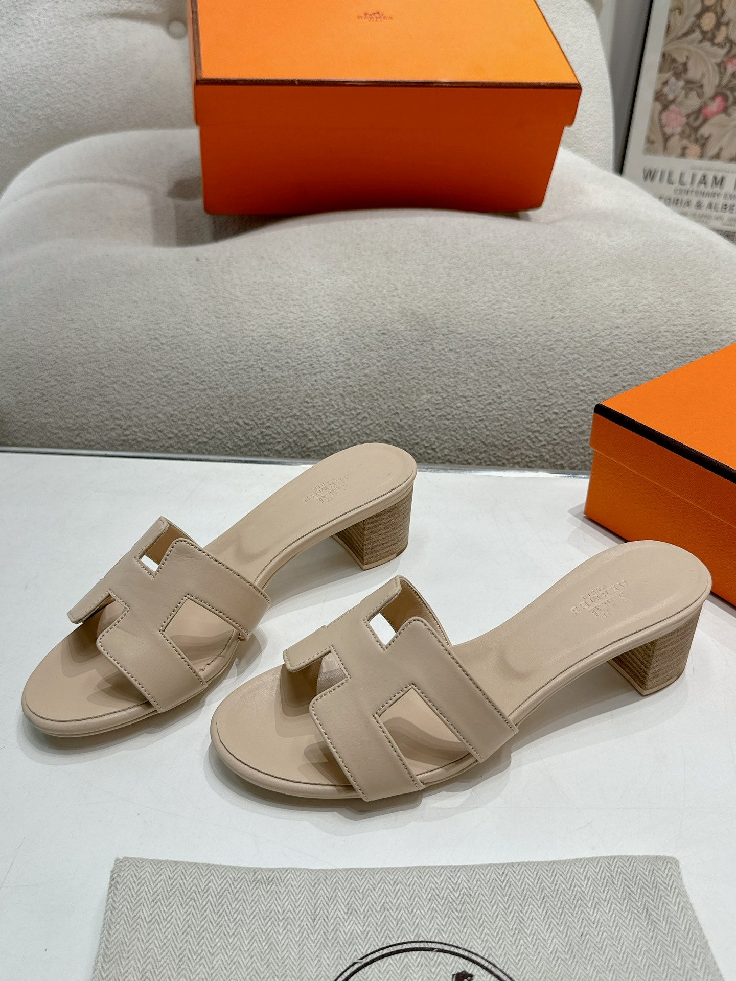 0ASIS SANDAL WHITE CREAM CALFSKIN CLASSIC - 35