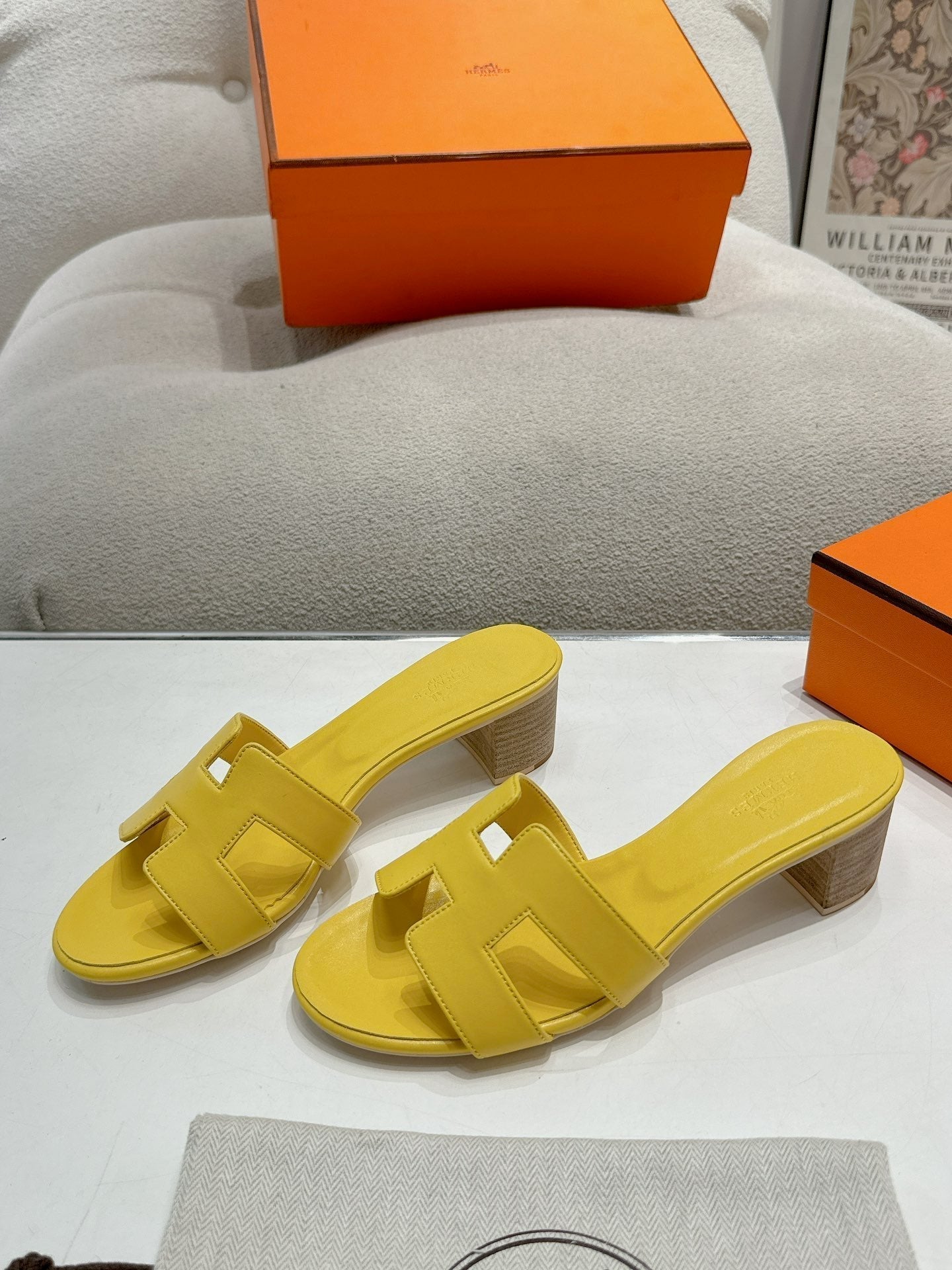 0ASIS SANDAL YELLOW CALFSKIN CLASSIC - 35