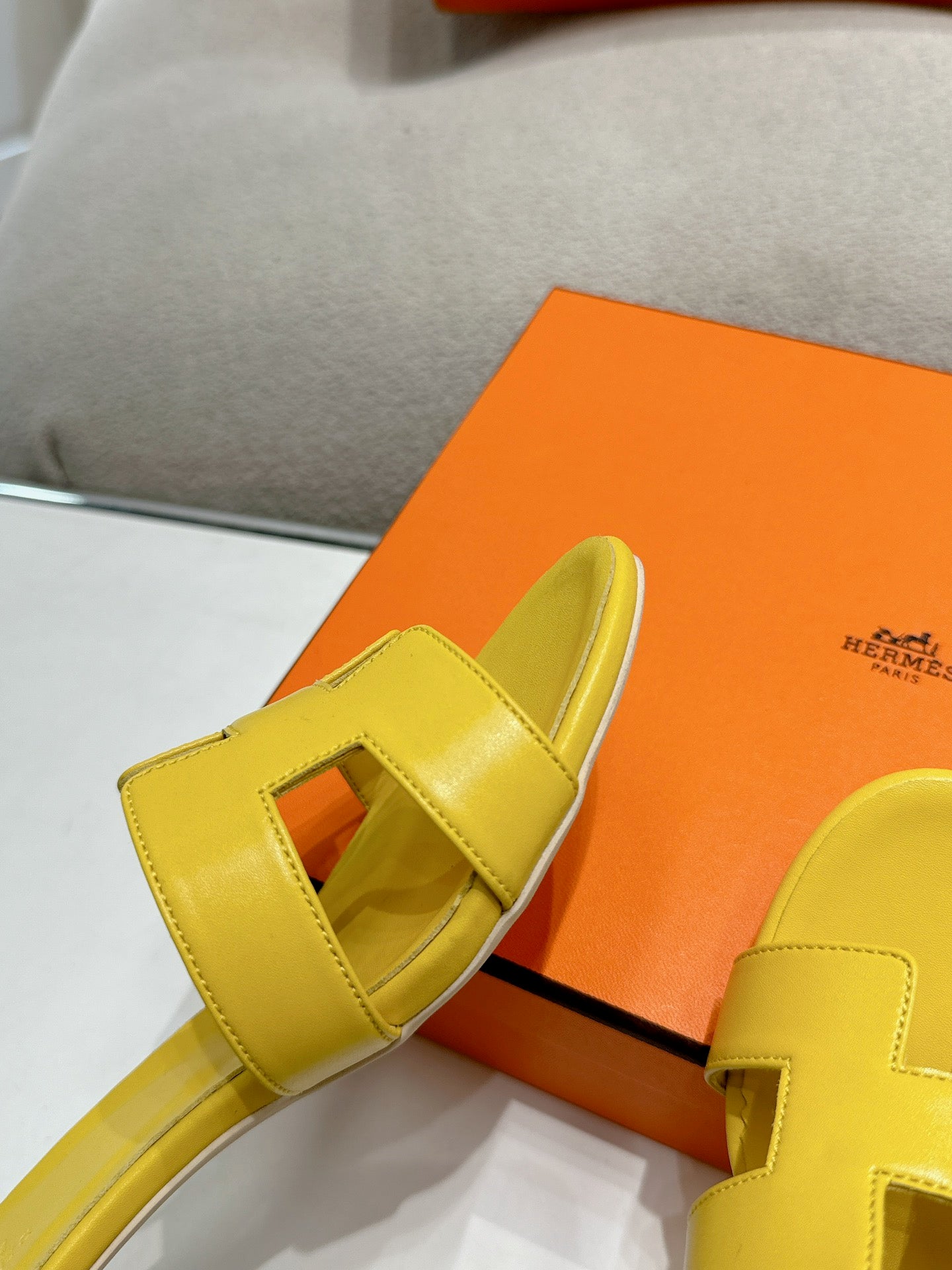 0ASIS SANDAL YELLOW CALFSKIN CLASSIC - 35