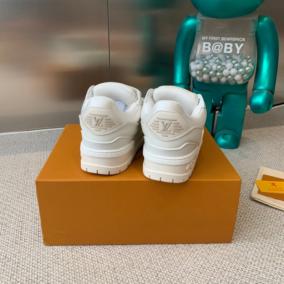 LV TRAINER MAXI SNEAKER IN WHITE CALFSKIN - 35