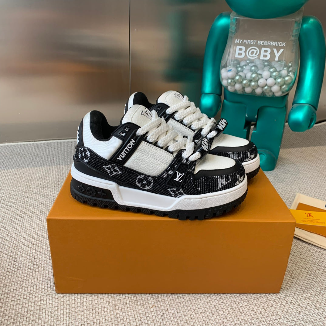 LV TRAINER MAXI SNEAKER IN WHITE MIX BLACK CALFSKIN - 35