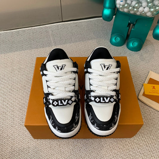 КРОСІВКИ LV TRAINER MAXI З ТЕЛЯЧОЇ ШКІРИ БІЛОГО КОЛЬОРУ З ЧОРНИМИ ЕЛЕМЕНТАМИ - 35