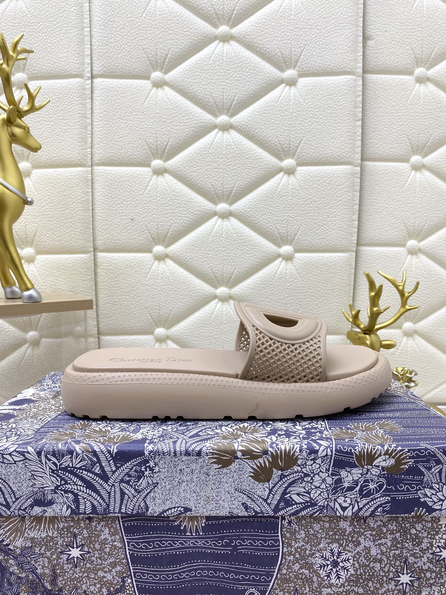 DIOR FLAT SLIDES 25S IN BEIGE TPU - 36