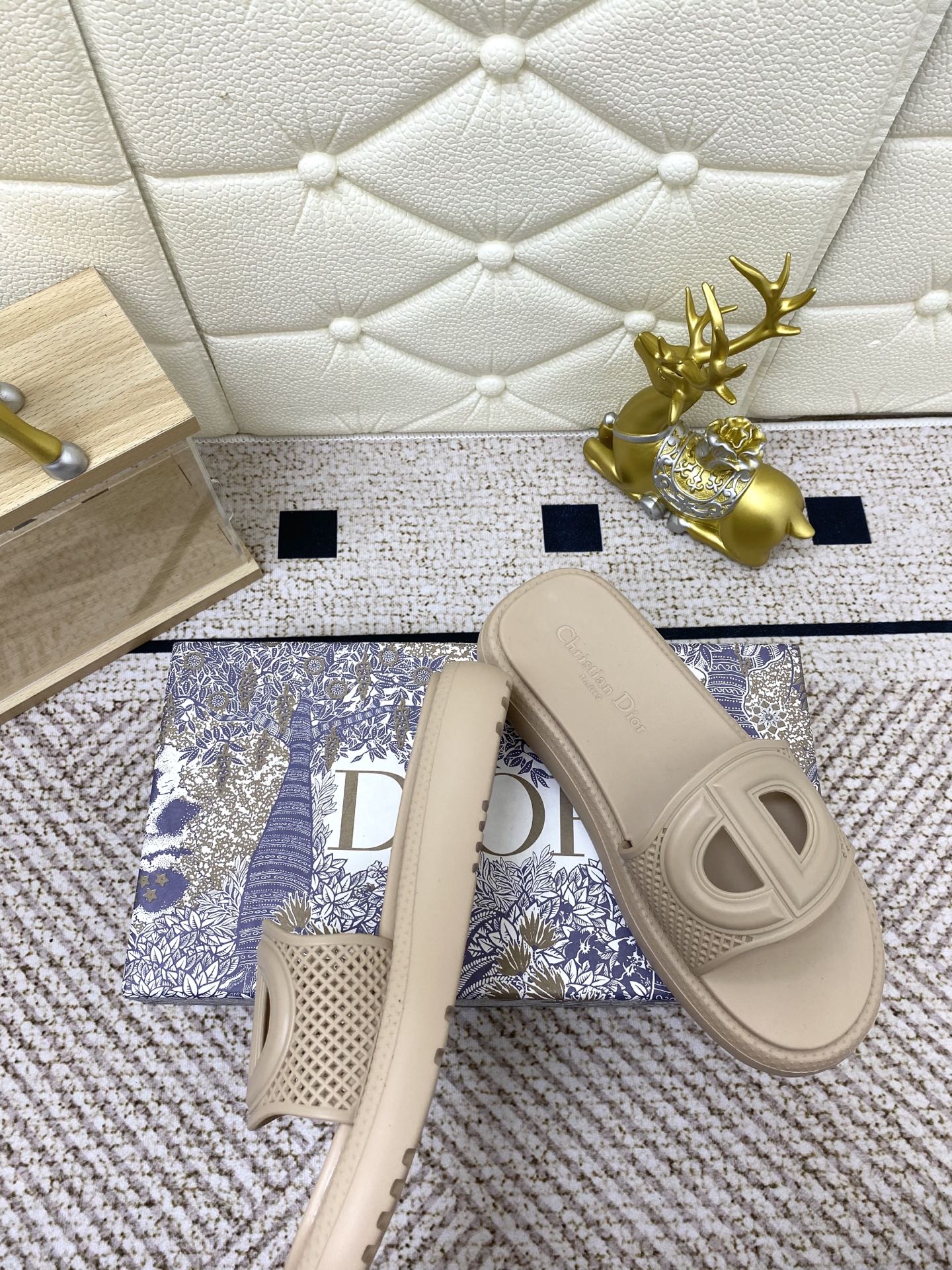 DIOR FLAT SLIDES 25S IN BEIGE TPU - 36