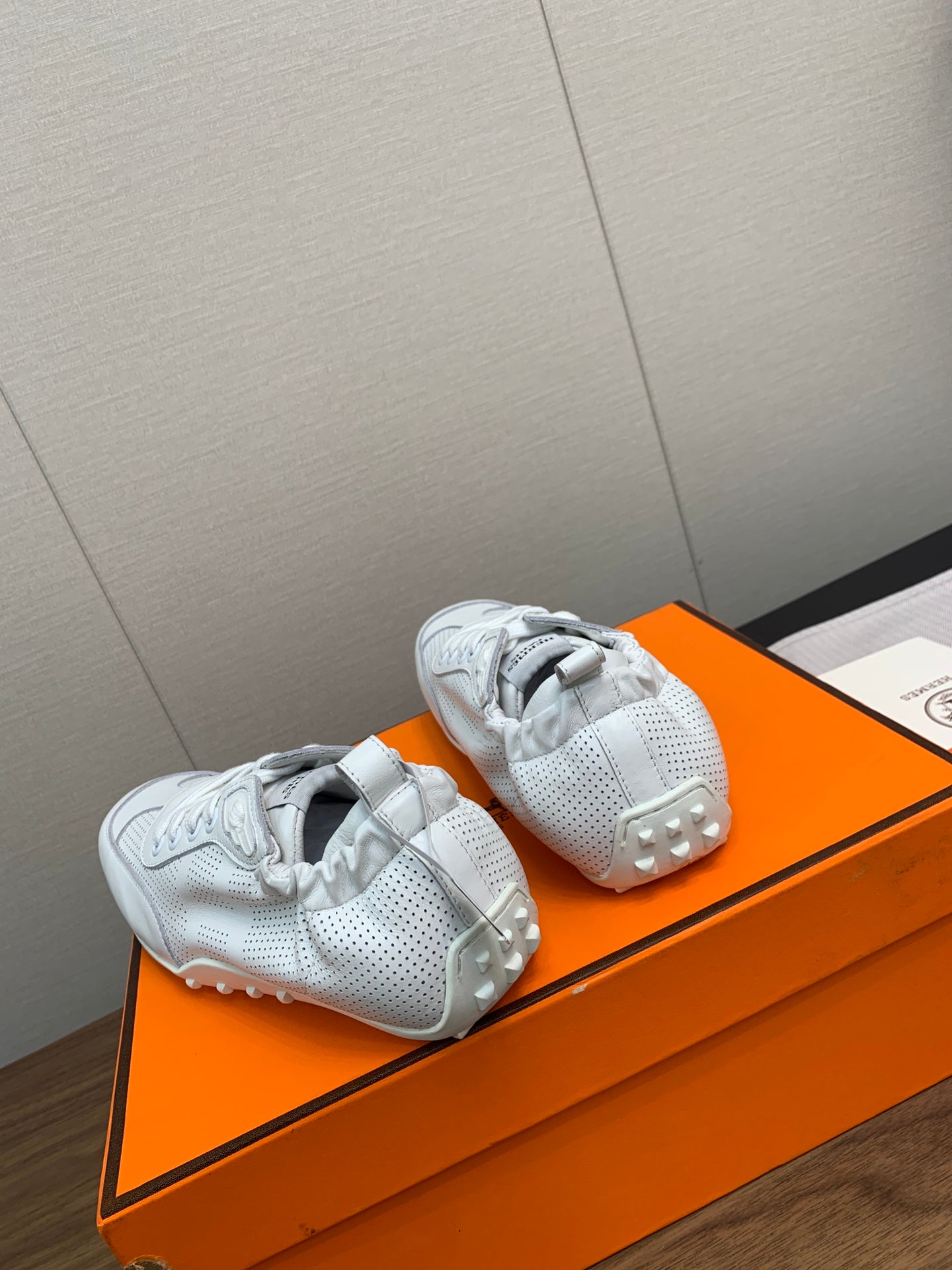 SKATEBOARD SHOES LIGHT GRAY CALFSKIN - 35