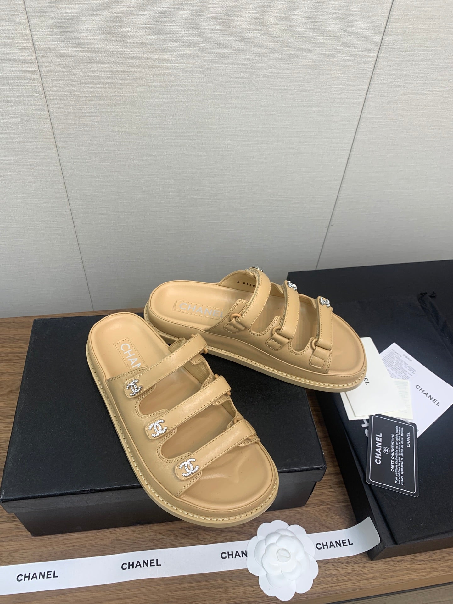 DAD SANDAL IN YELLOW CREAM LAMBSKIN MULE - 35