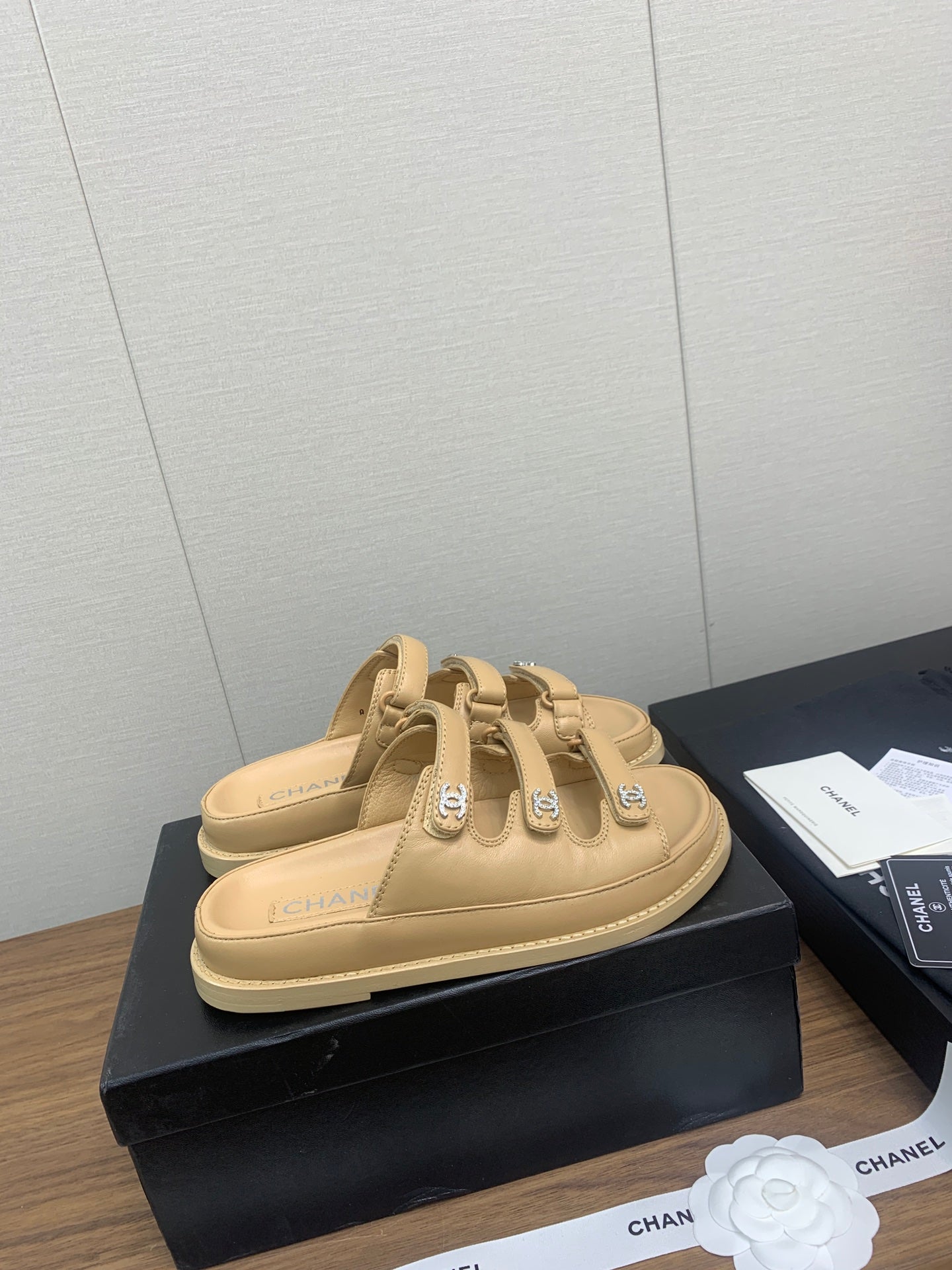 DAD SANDAL IN YELLOW CREAM LAMBSKIN MULE - 35