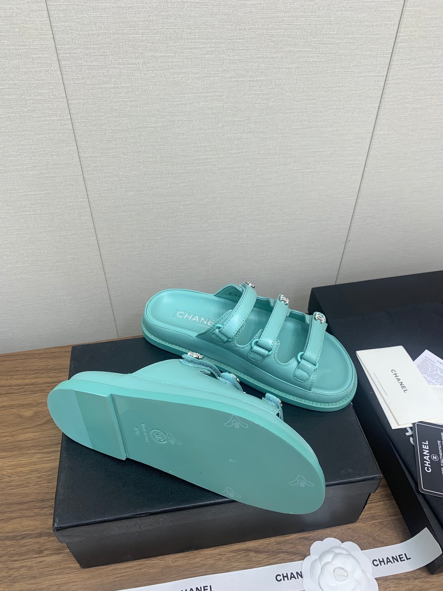 DAD SANDAL IN SKY BLUE LAMBSKIN MULE - 35