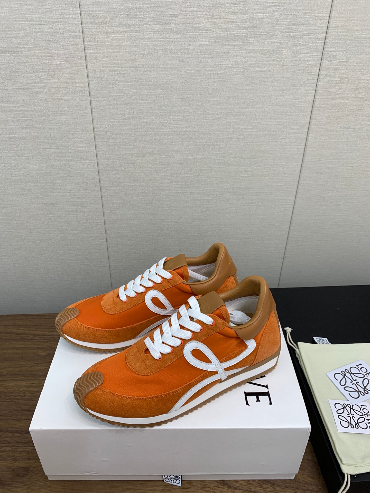 LW FLOW RUNNER SNEAKER ORANGE SUEDE - 35