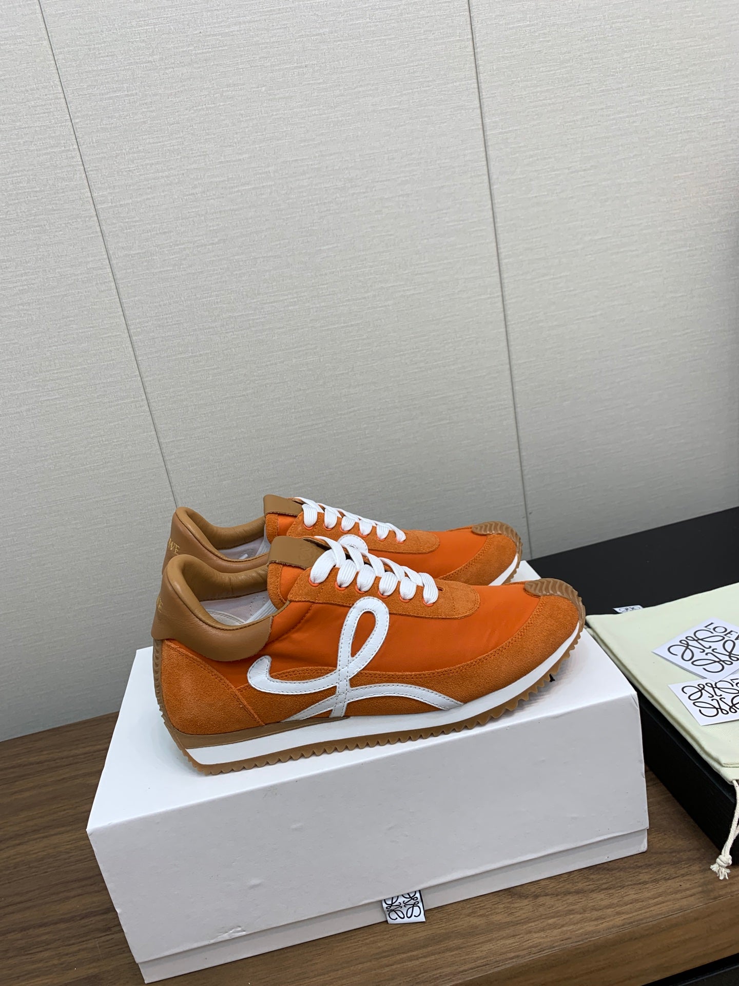 LW FLOW RUNNER SNEAKER ORANGE SUEDE - 35