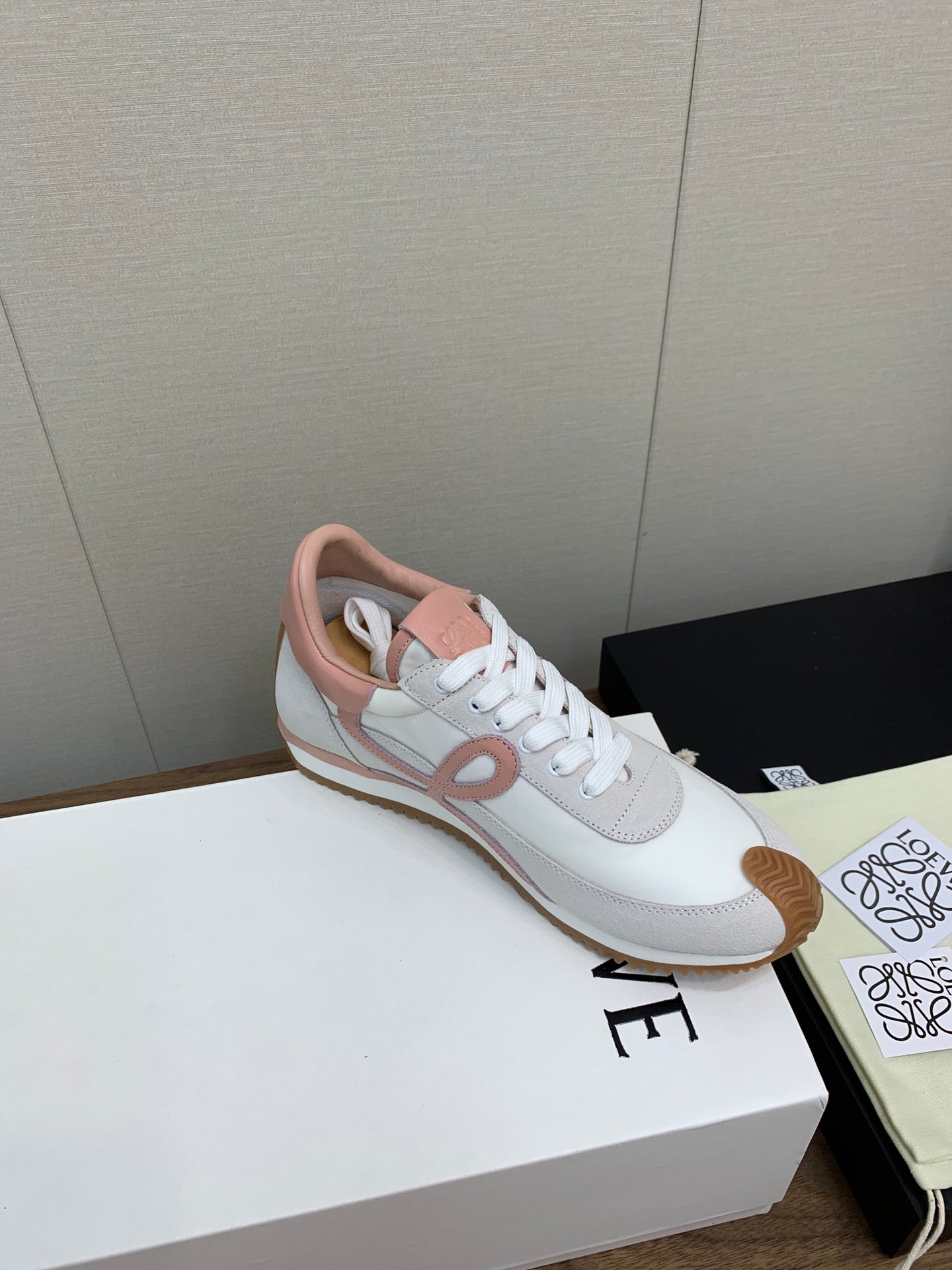 LW FLOW RUNNER SNEAKER WHITE-PEACHY SUEDE - 35