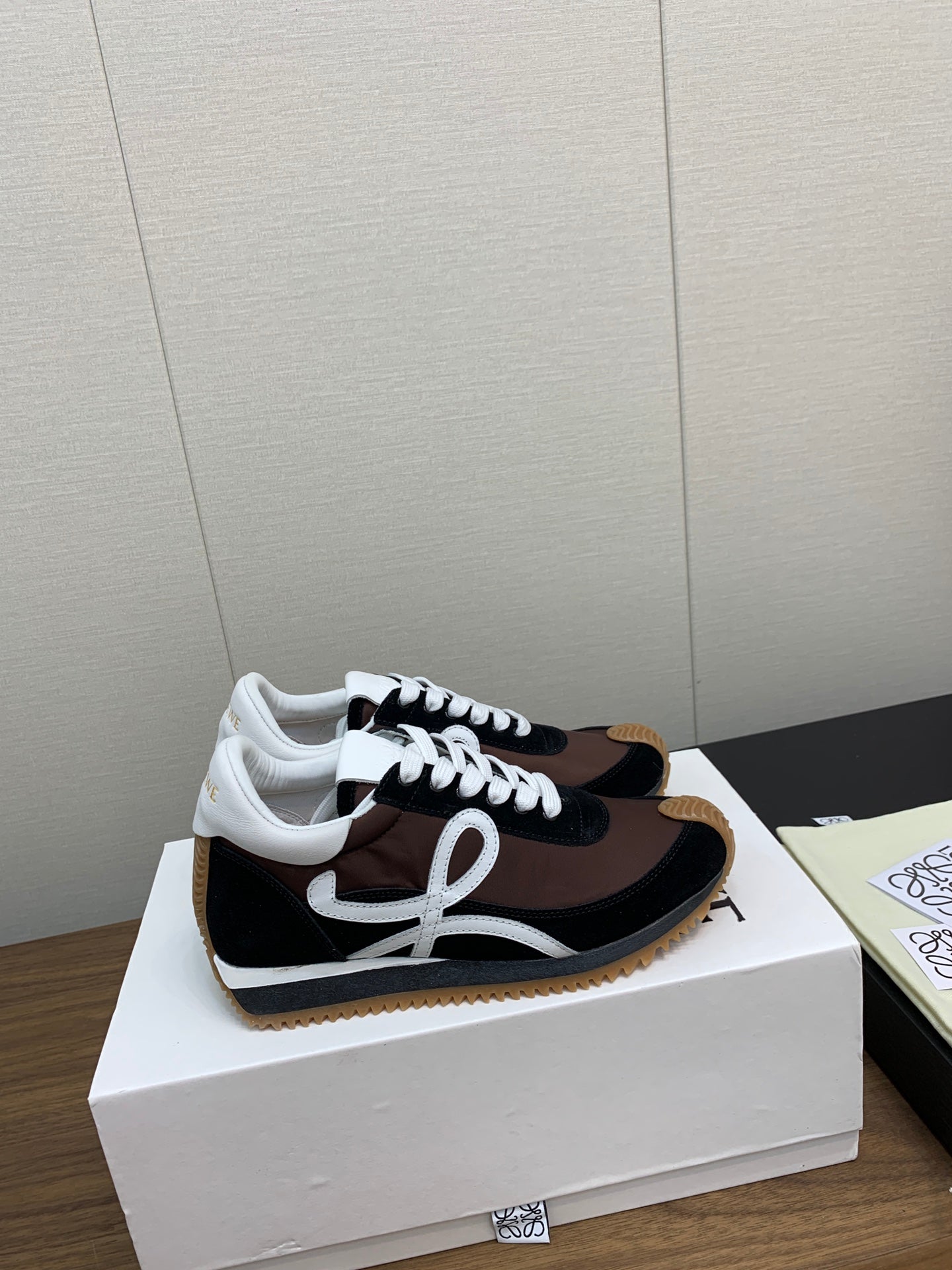 LW FLOW RUNNER SNEAKER BROWN BLACK SUEDE - 35