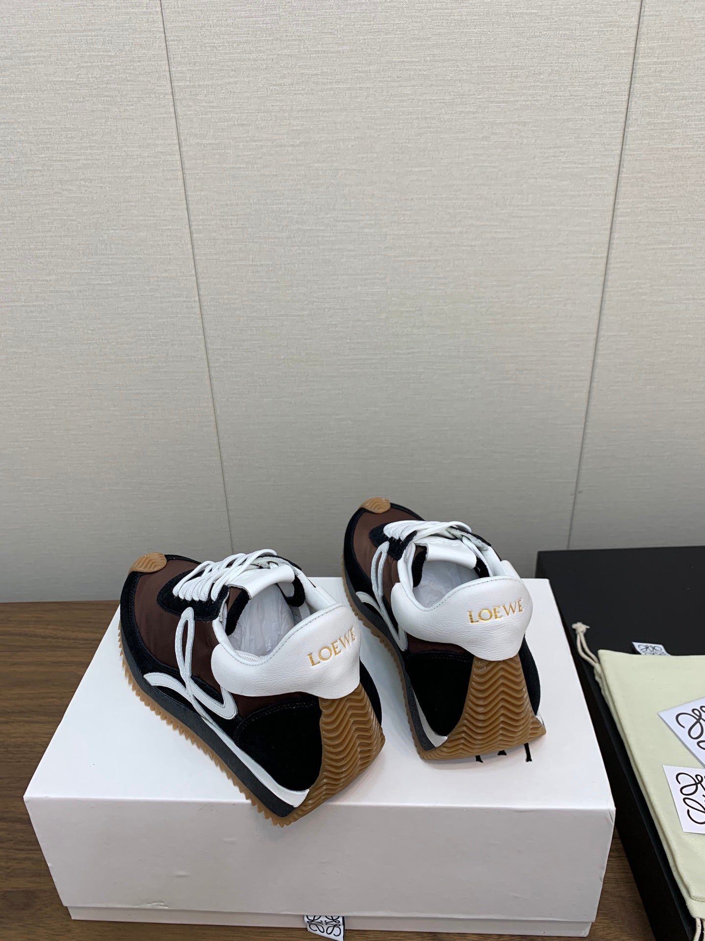 LW FLOW RUNNER SNEAKER BROWN BLACK SUEDE - 35