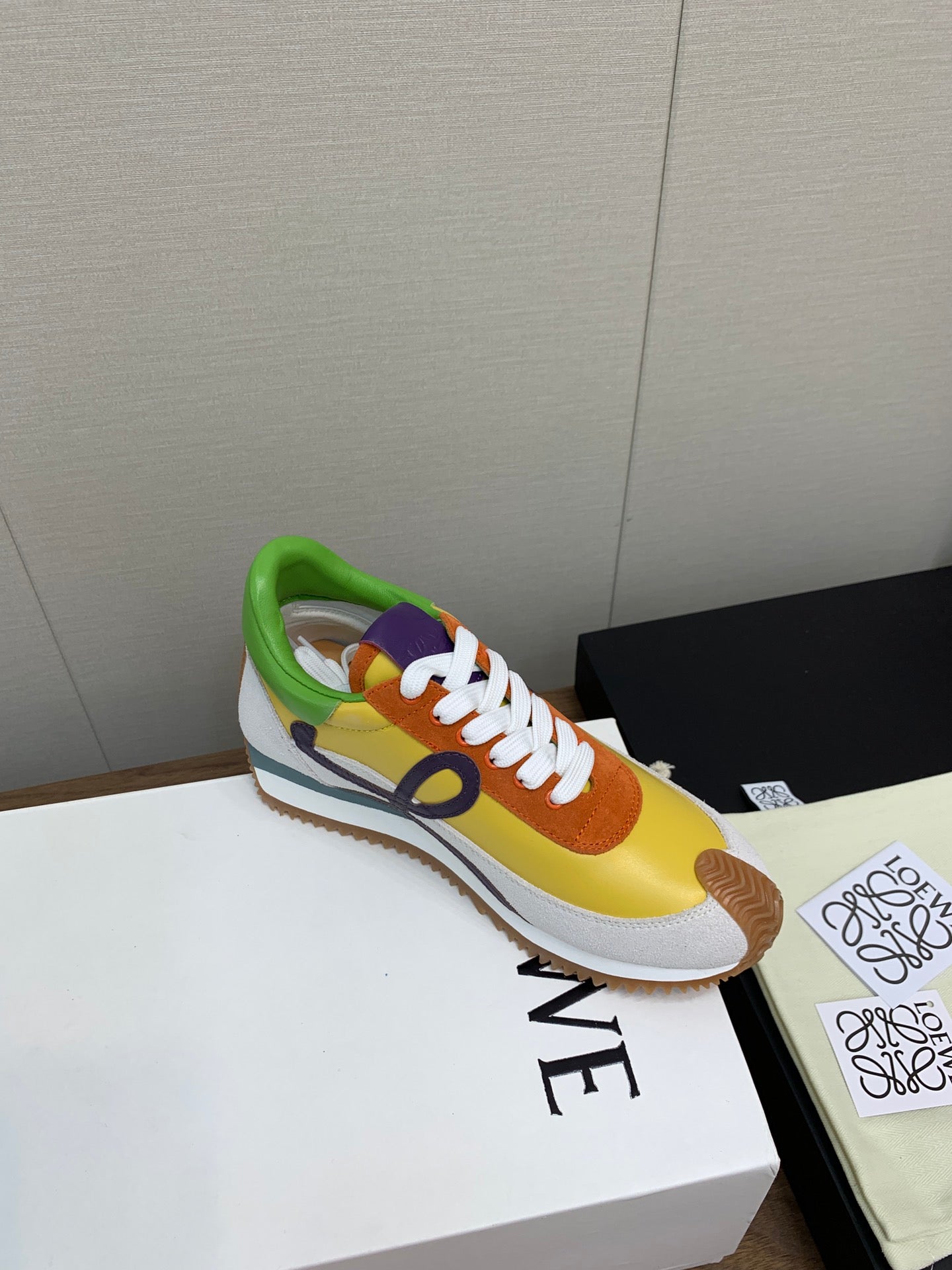 LW FLOW RUNNER SNEAKER LEMON-BRICK SUEDE - 35