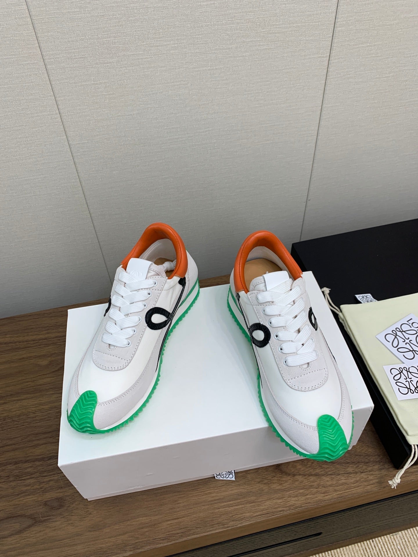 LW FLOW RUNNER SNEAKER WHITE-GREEN SUEDE - 35