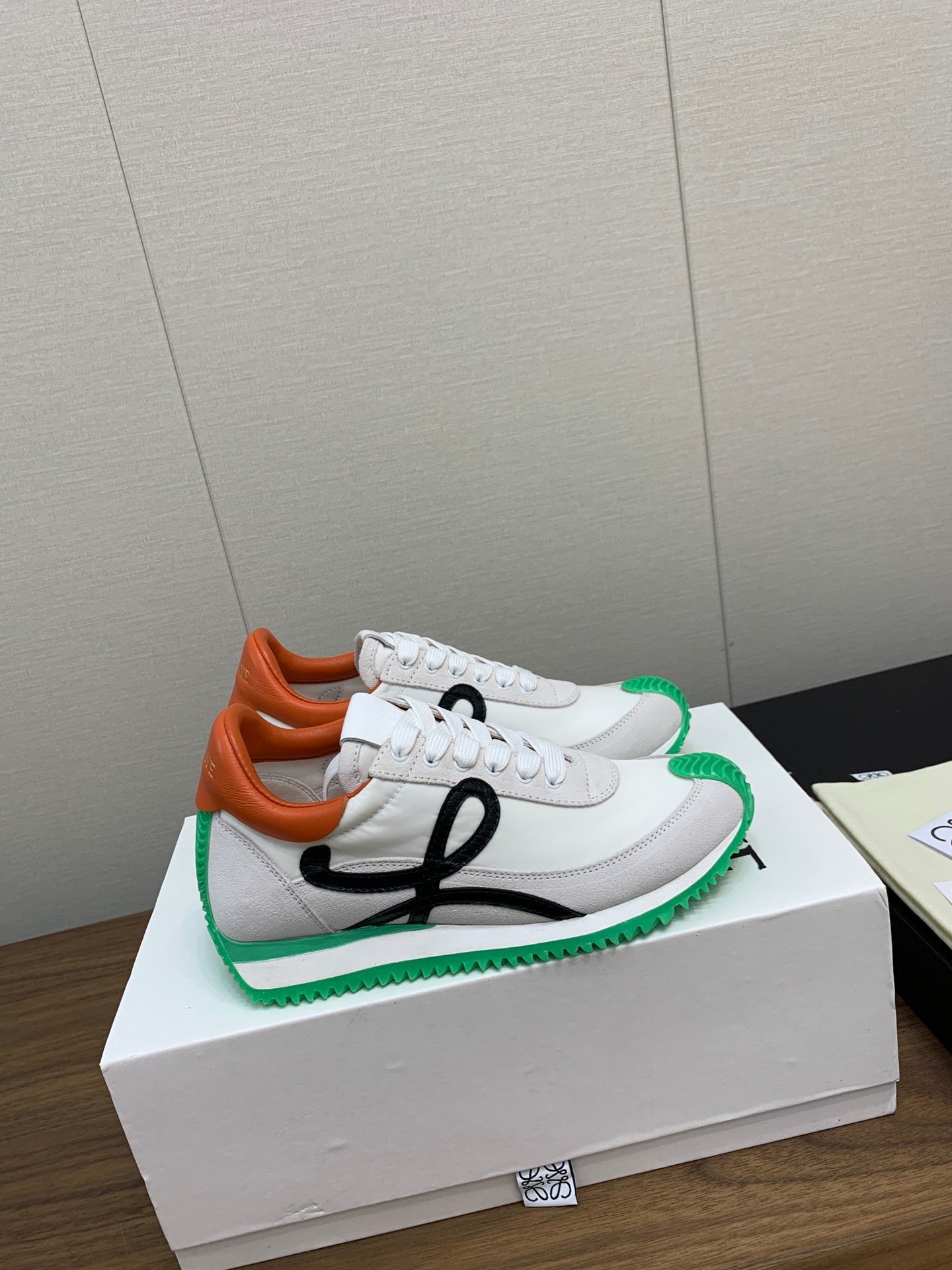 LW FLOW RUNNER SNEAKER WHITE-GREEN SUEDE - 35