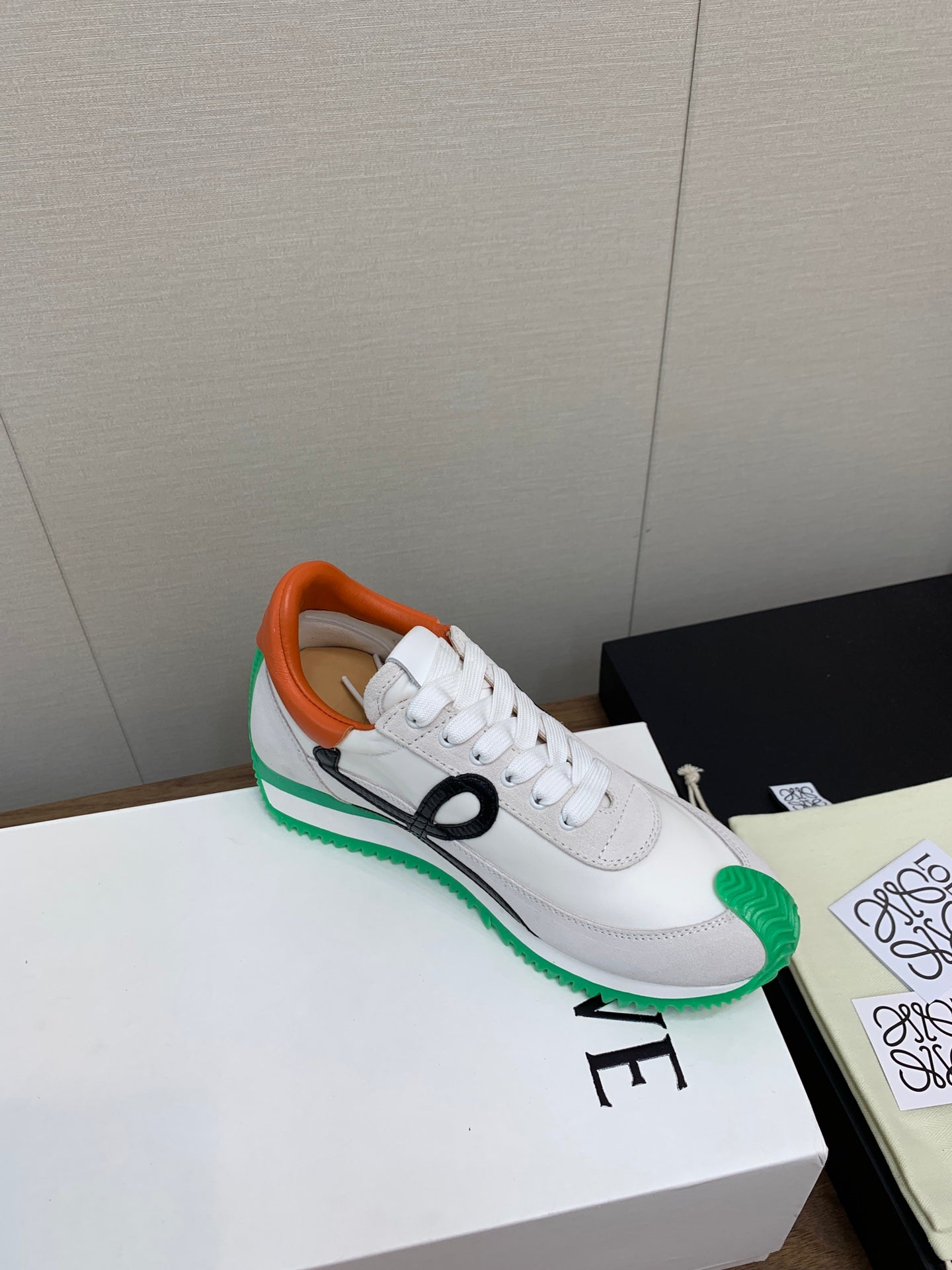 LW FLOW RUNNER SNEAKER WHITE-GREEN SUEDE - 35