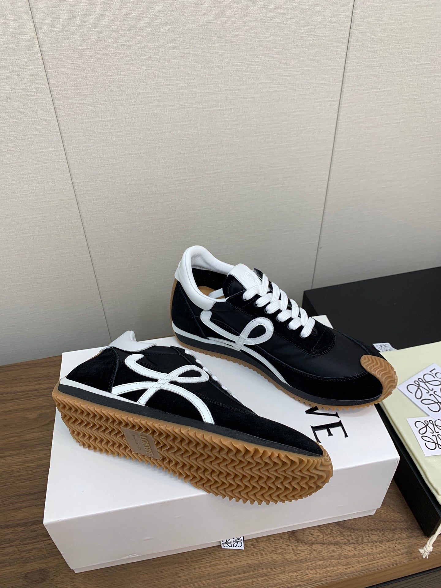 LW FLOW RUNNER SNEAKER BLACK-BROWN SUEDE - 35