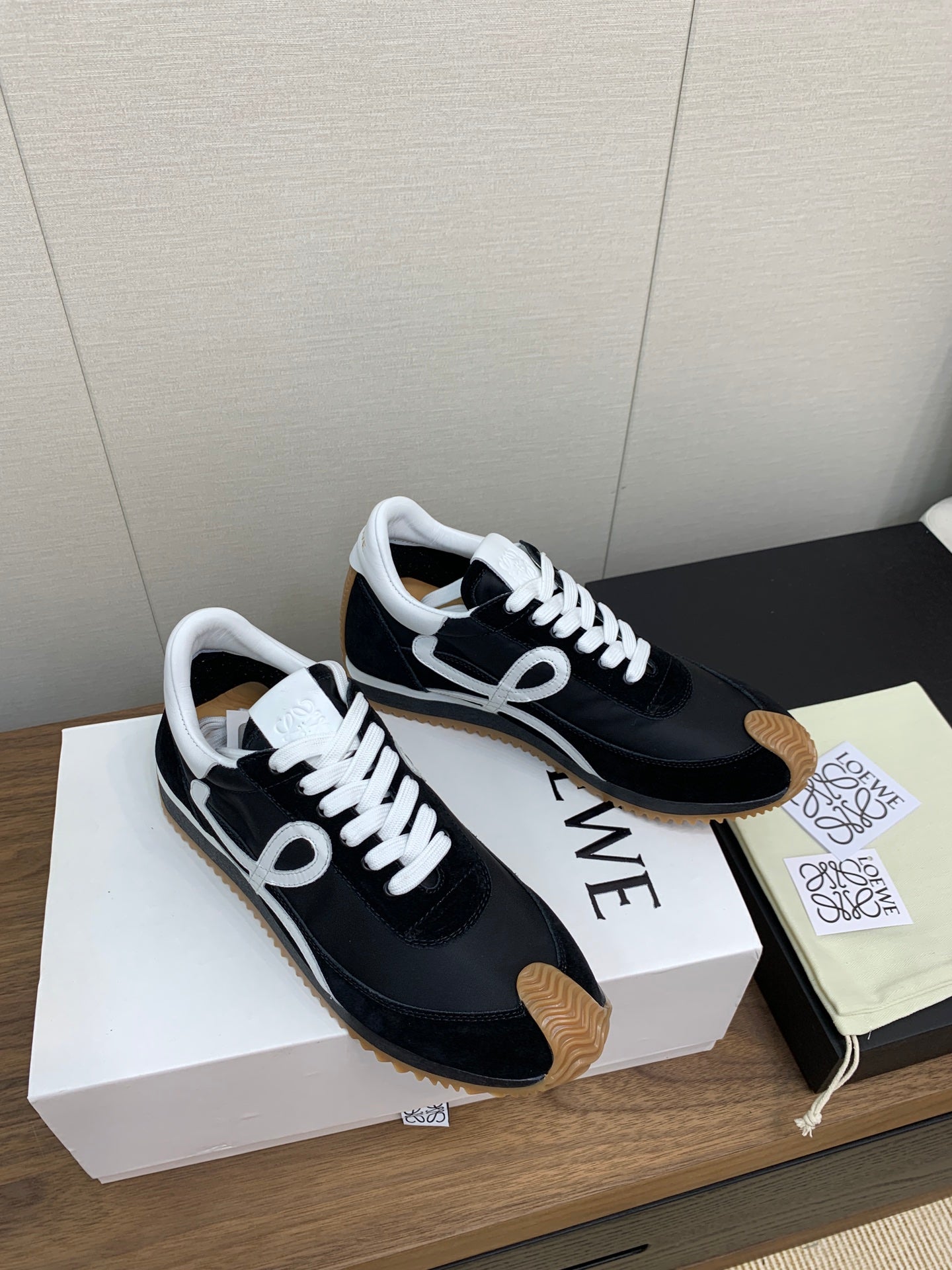 LW FLOW RUNNER SNEAKER BLACK-BROWN SUEDE - 35