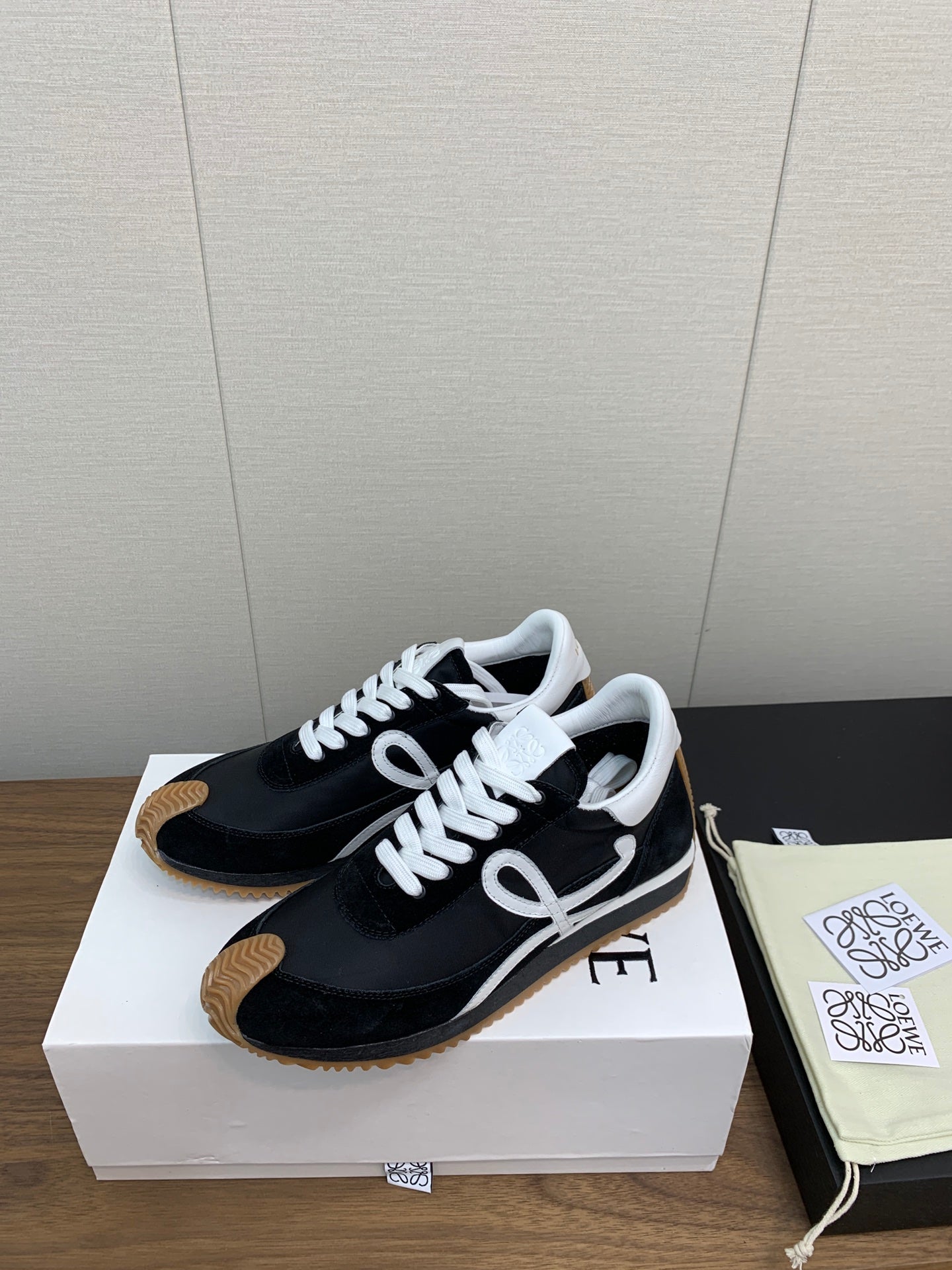 LW FLOW RUNNER SNEAKER BLACK-BROWN SUEDE - 35