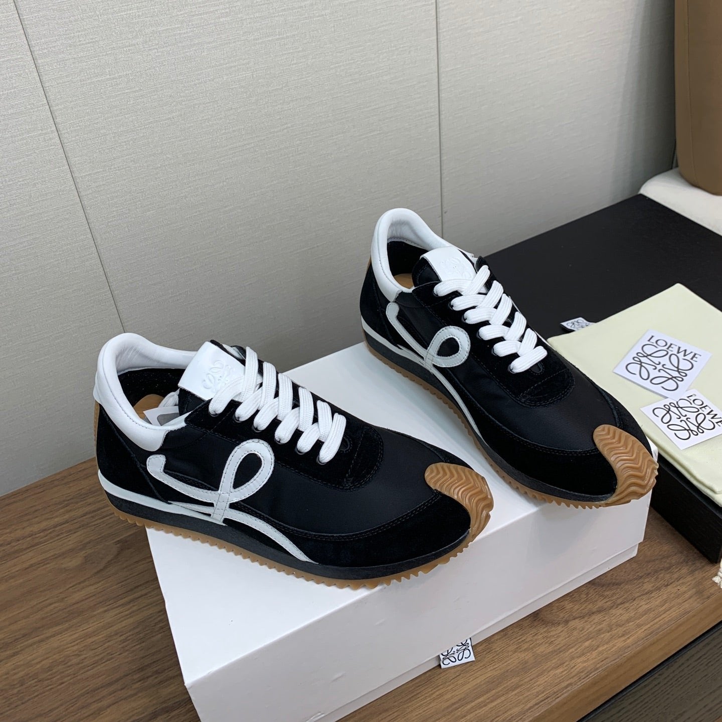 LW FLOW RUNNER SNEAKER BLACK-BROWN SUEDE - 35