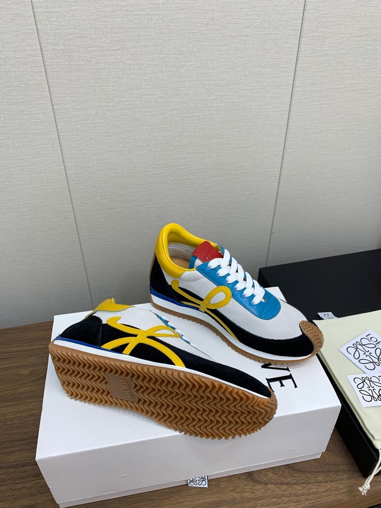 LW FLOW RUNNER SNEAKER WHITE-BLUE SUEDE - 35