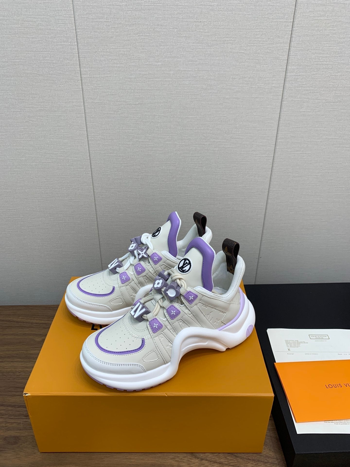 LV ARCHLIGHT SNEAKER BEIGE MIX VIOLET CALFSKIN - 35