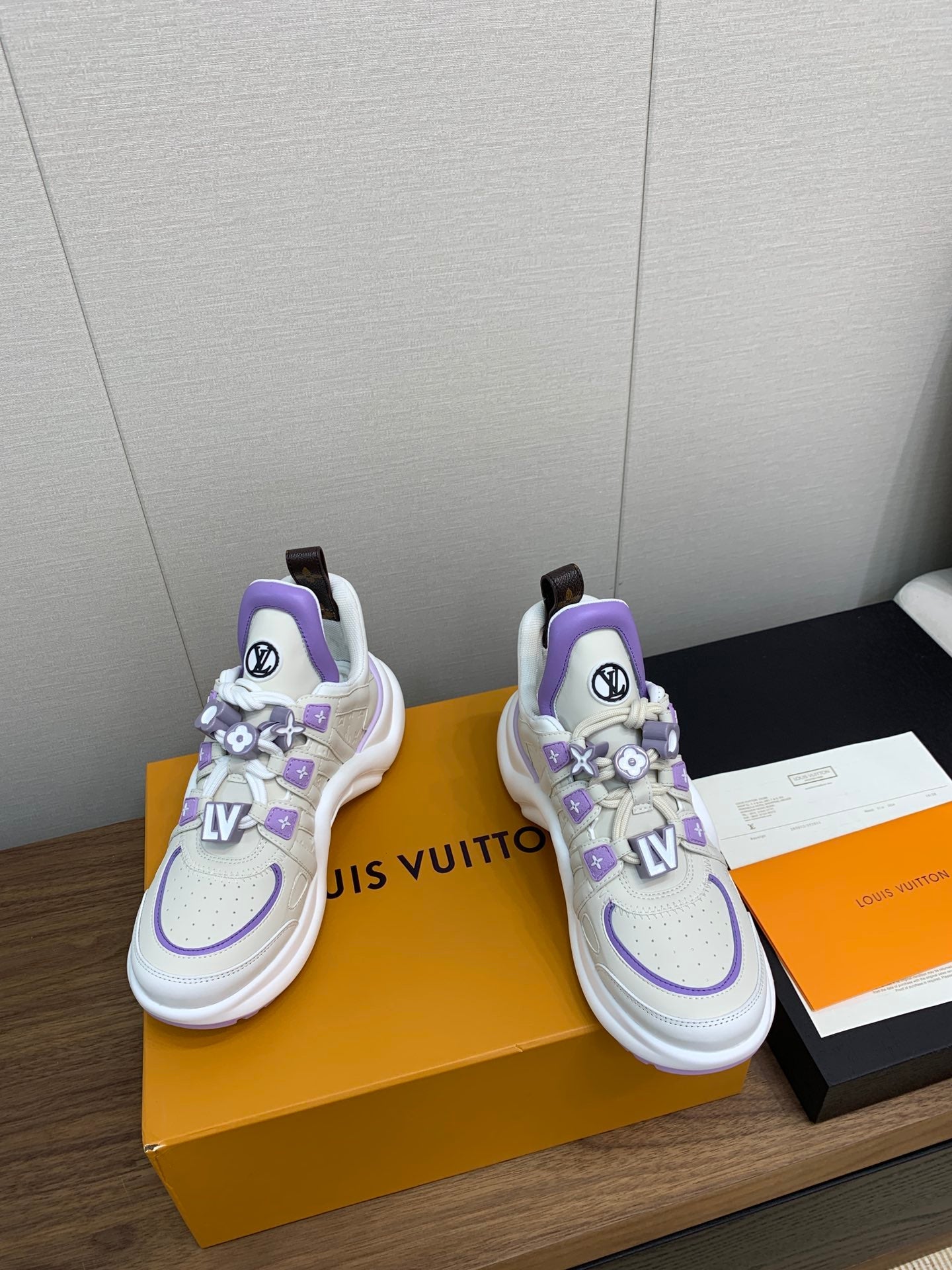 LV ARCHLIGHT SNEAKER BEIGE MIX VIOLET CALFSKIN - 35