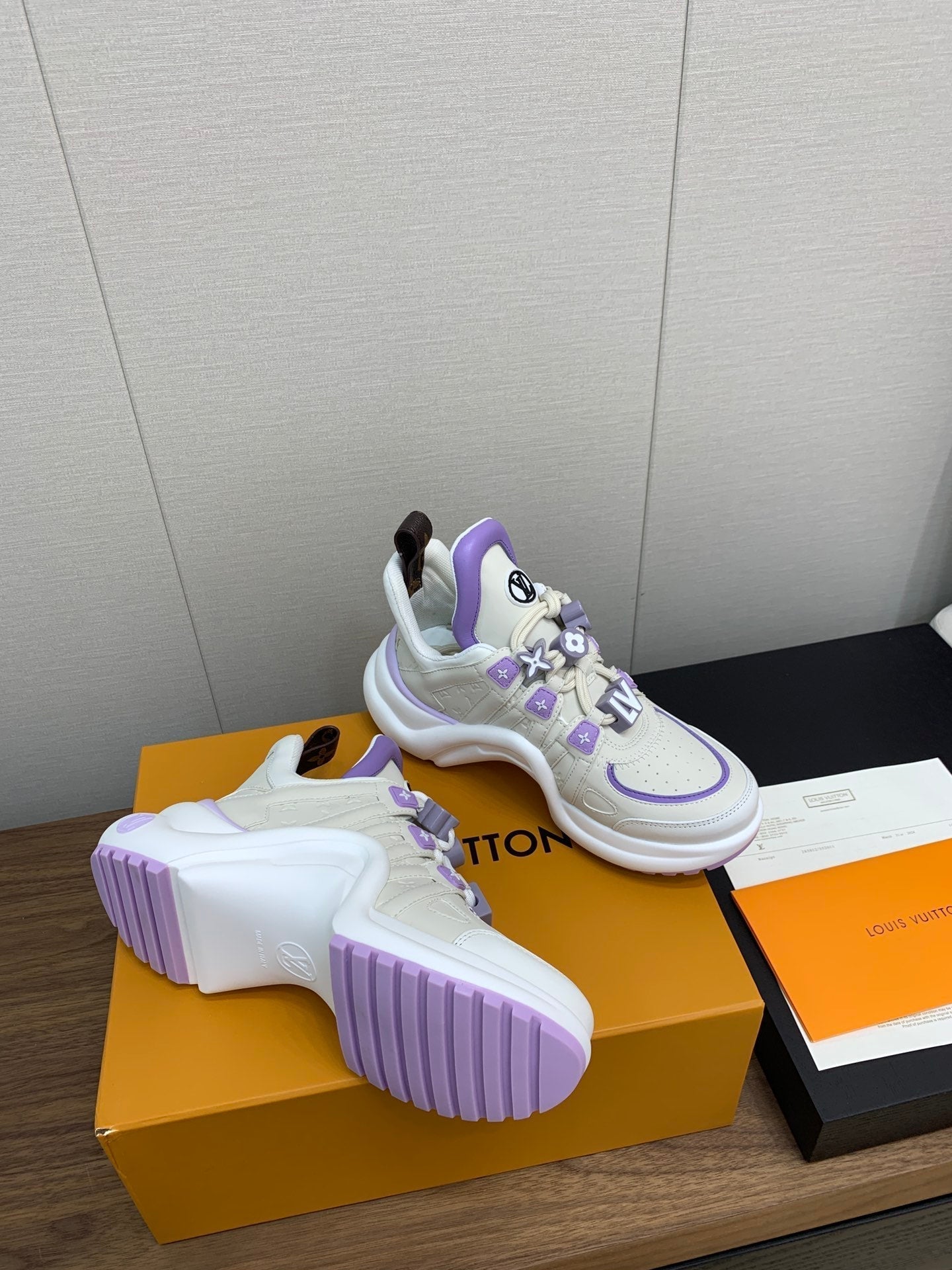 LV ARCHLIGHT SNEAKER BEIGE MIX VIOLET CALFSKIN - 35