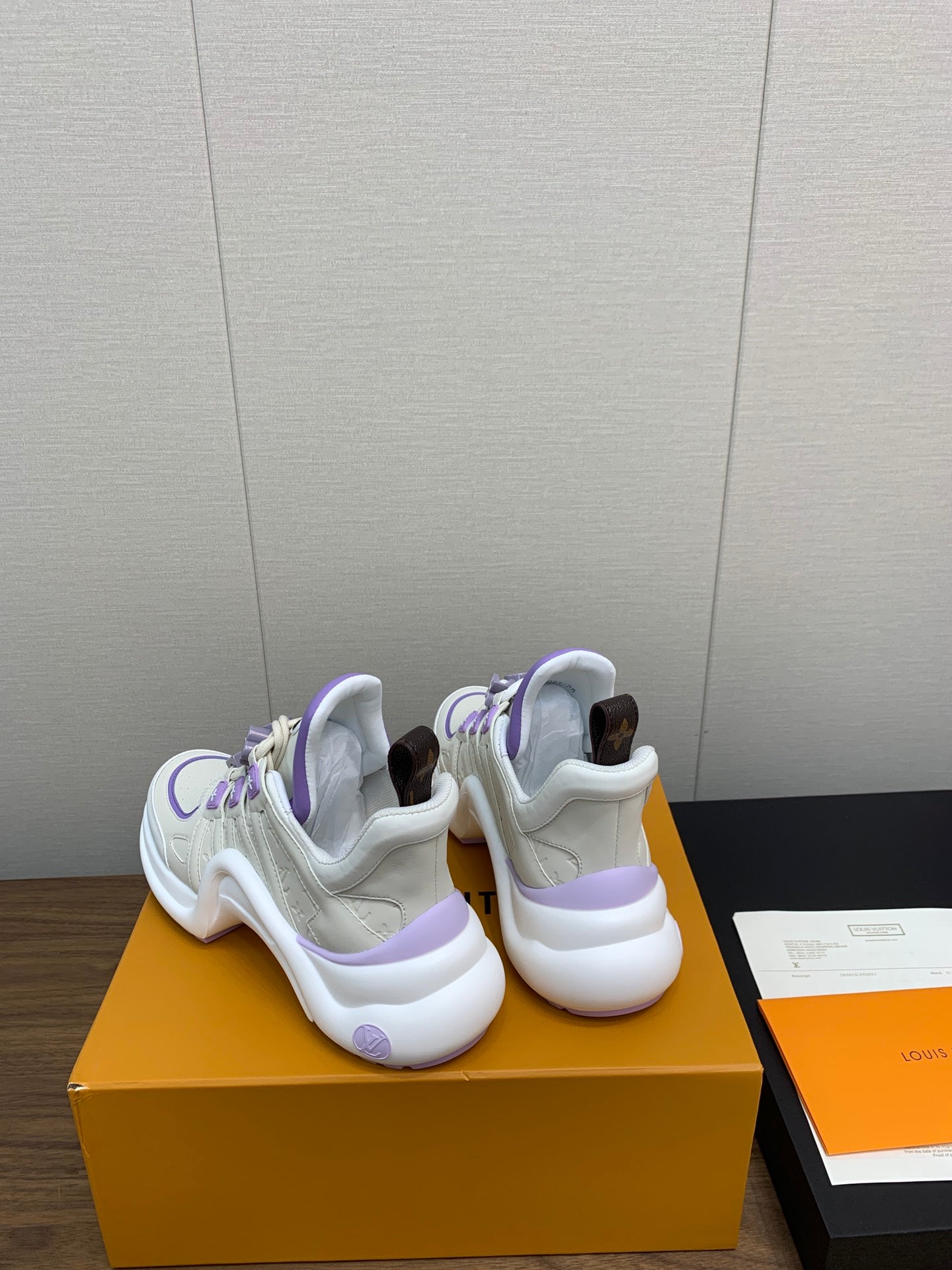 LV ARCHLIGHT SNEAKER BEIGE MIX VIOLET CALFSKIN - 35