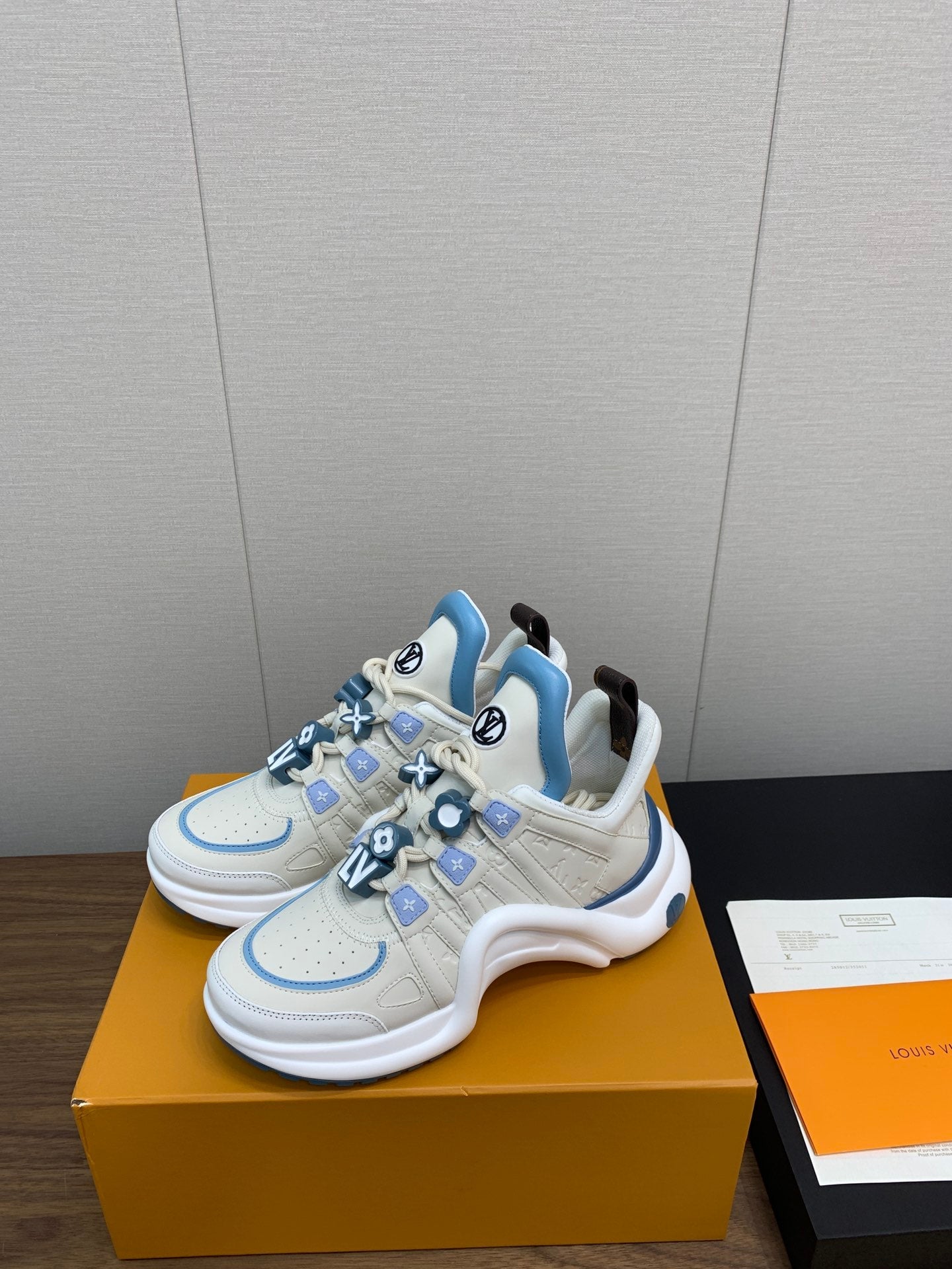 LV ARCHLIGHT SNEAKER BEIGE MIX COBALT BLUE CALFSKIN - 35
