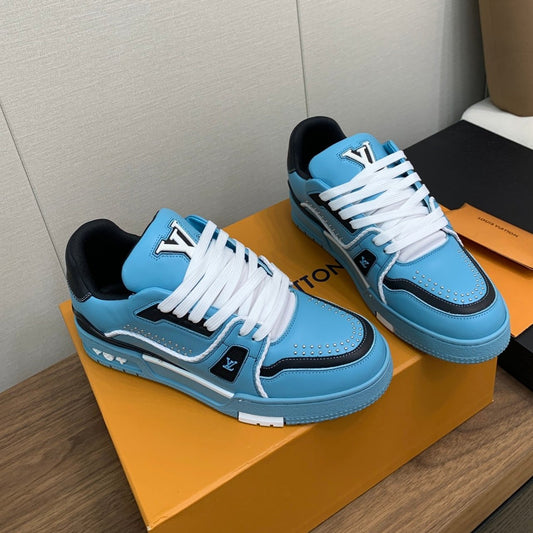 LV WOMEN'S TRAINER IN CERULEAN BLUE CALFSKIN - 35